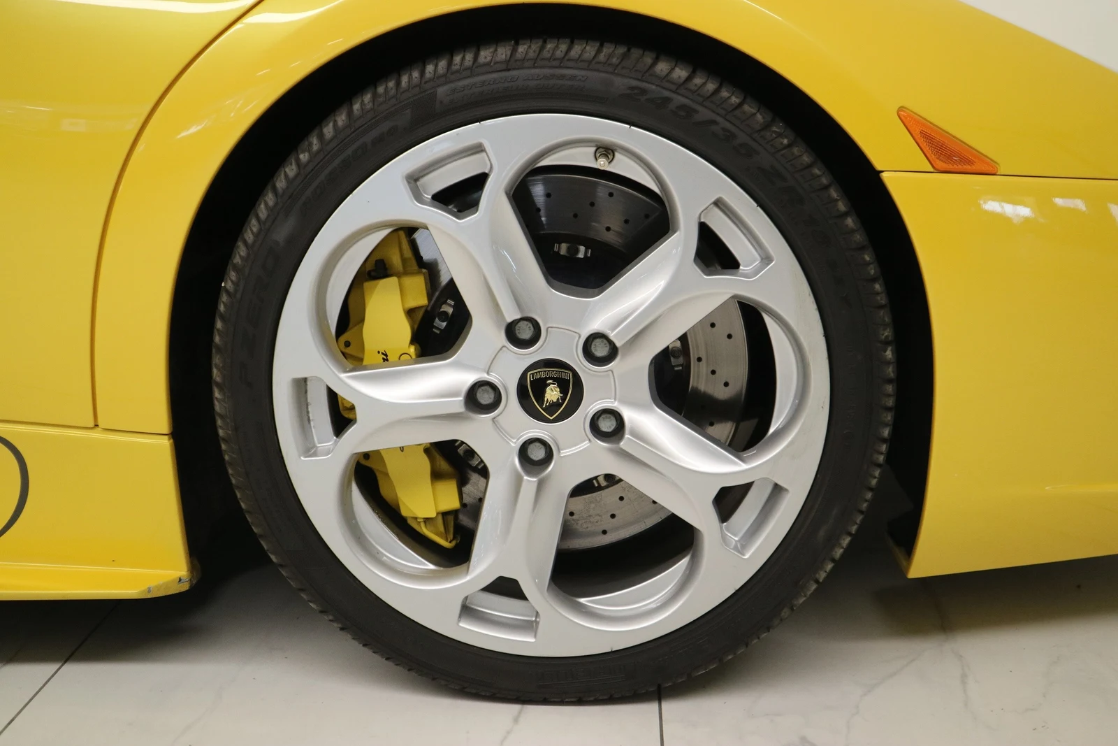 Lamborghini Murciélago Roadster, 6/9