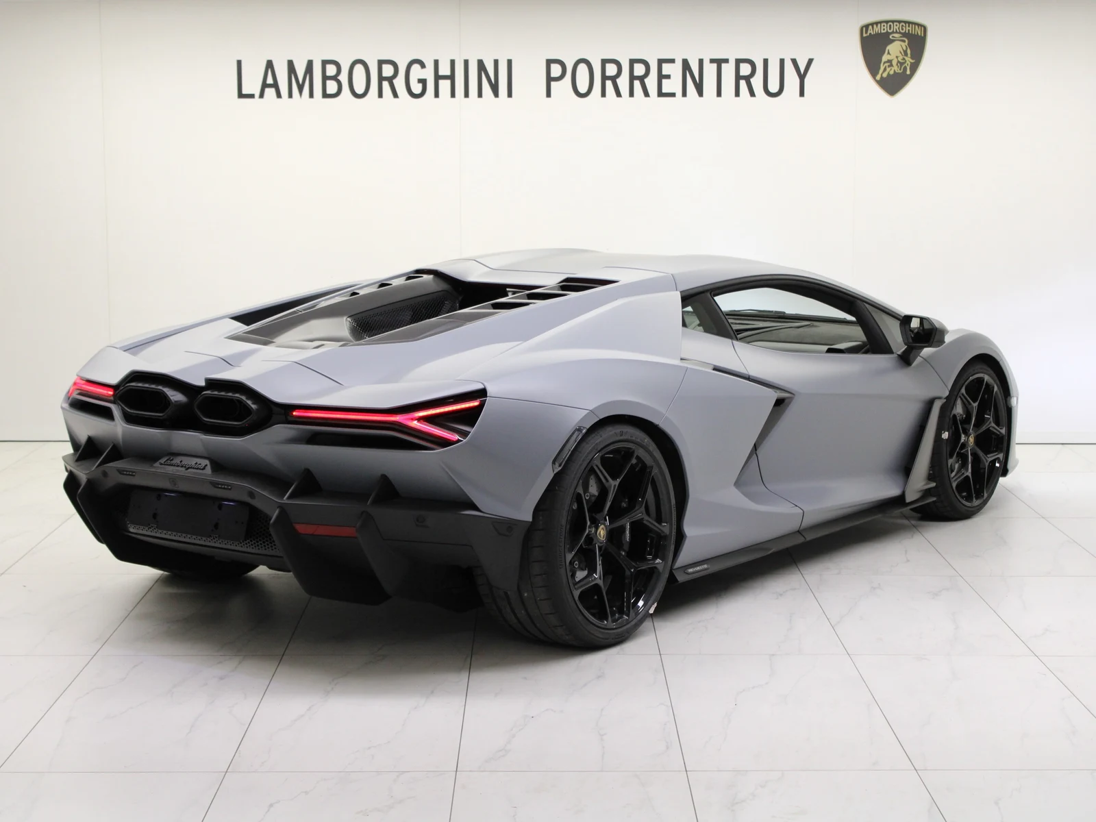 Lamborghini Revuelto, 3/7