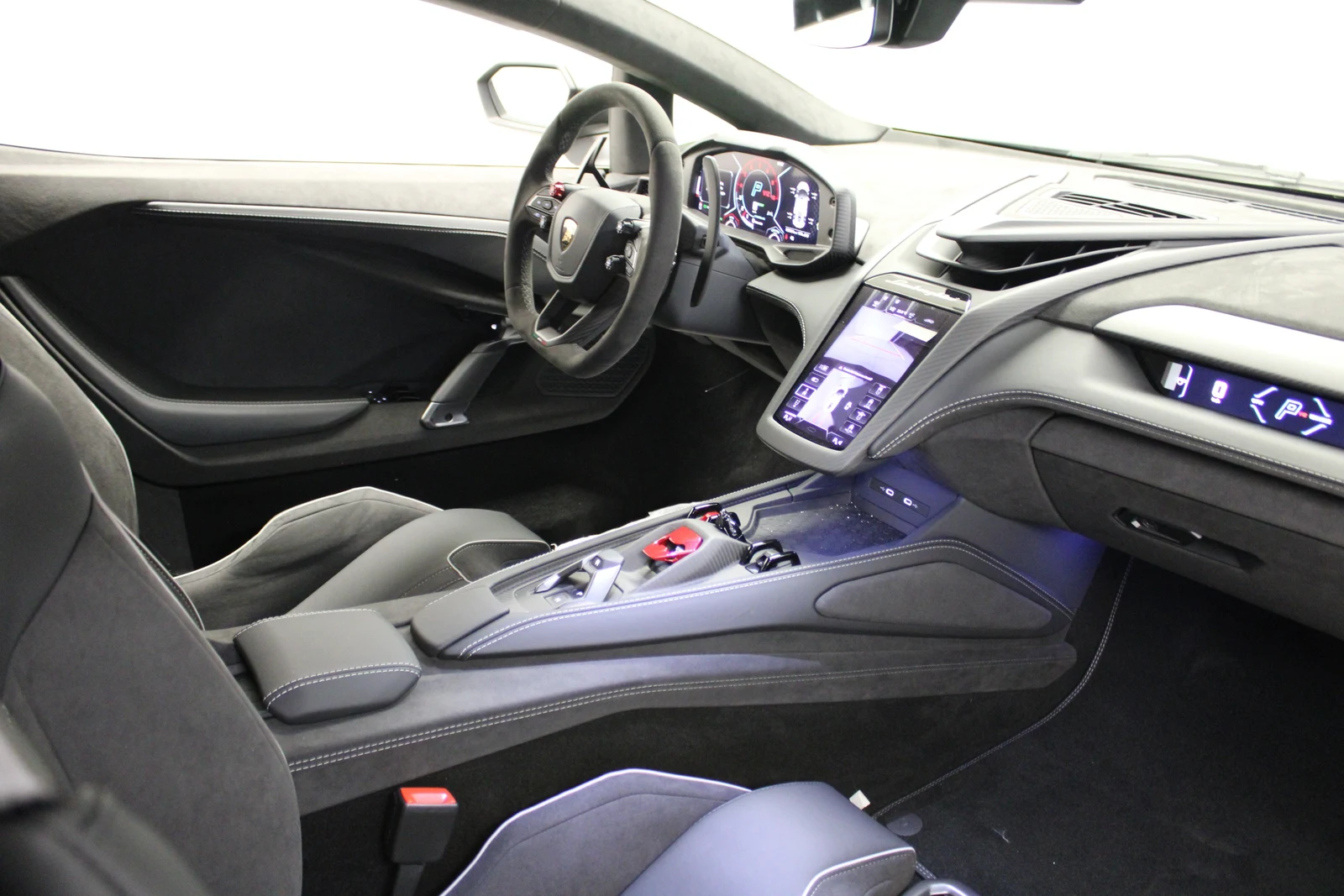 Lamborghini Revuelto, 6/7