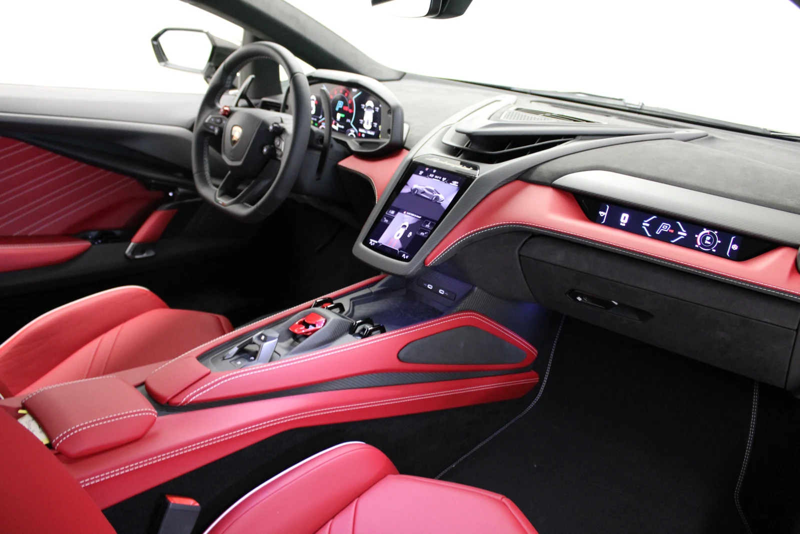Lamborghini Revuelto, 6/9
