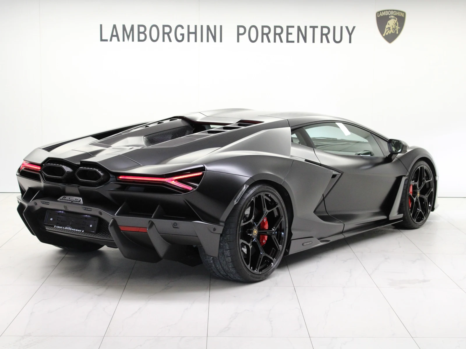 Lamborghini Revuelto, 3/8