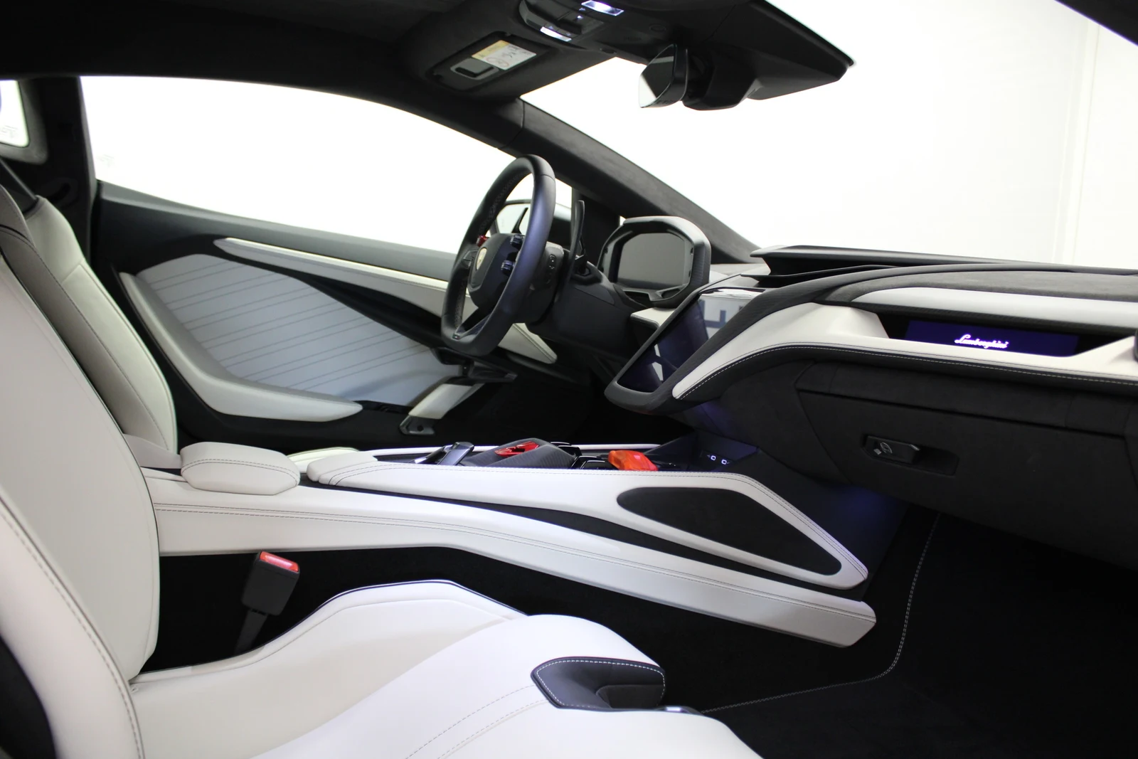 Lamborghini Revuelto, 7/8