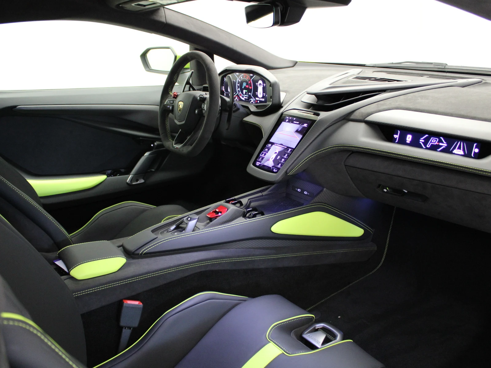 Lamborghini Revuelto, 6/8