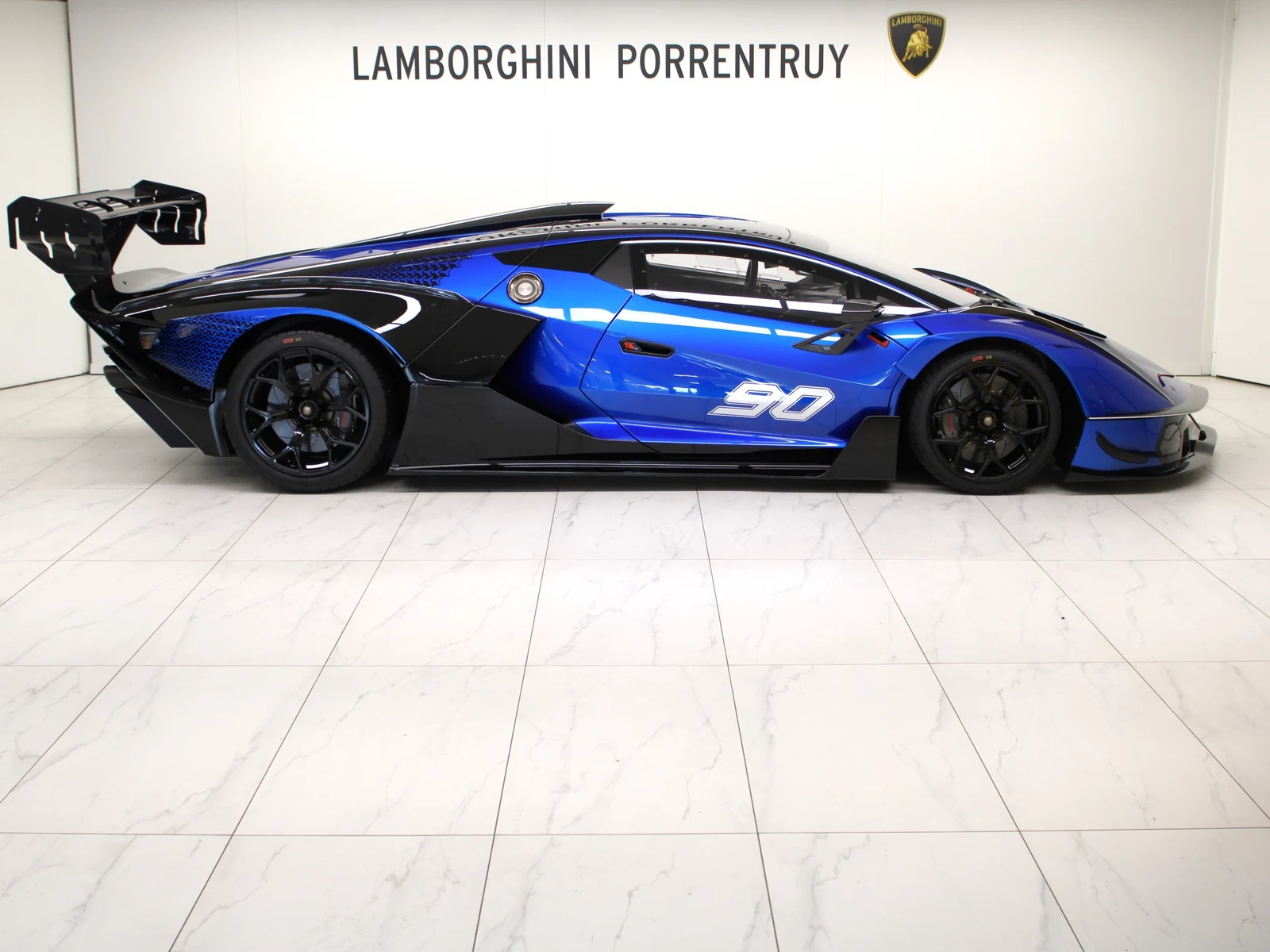 Lamborghini Essenza SCV12, 2/5
