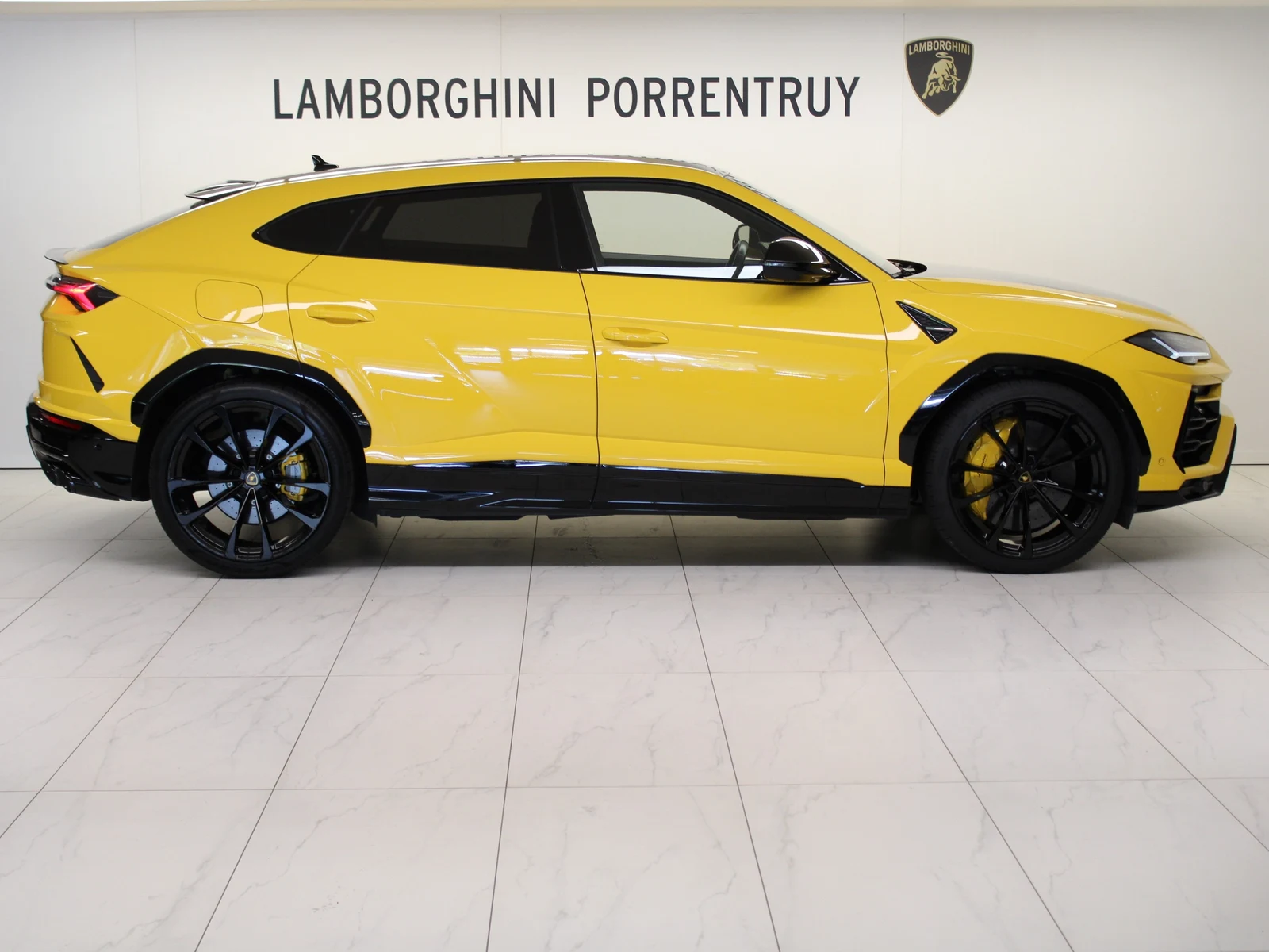 Lamborghini Urus, 2/9