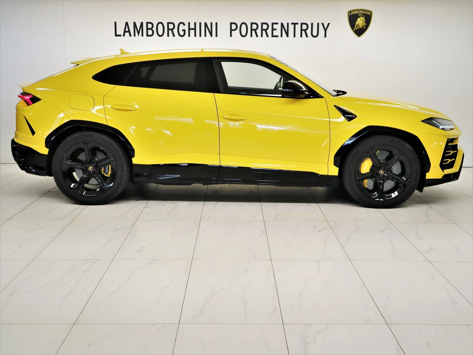 Lamborghini Urus, 6/9