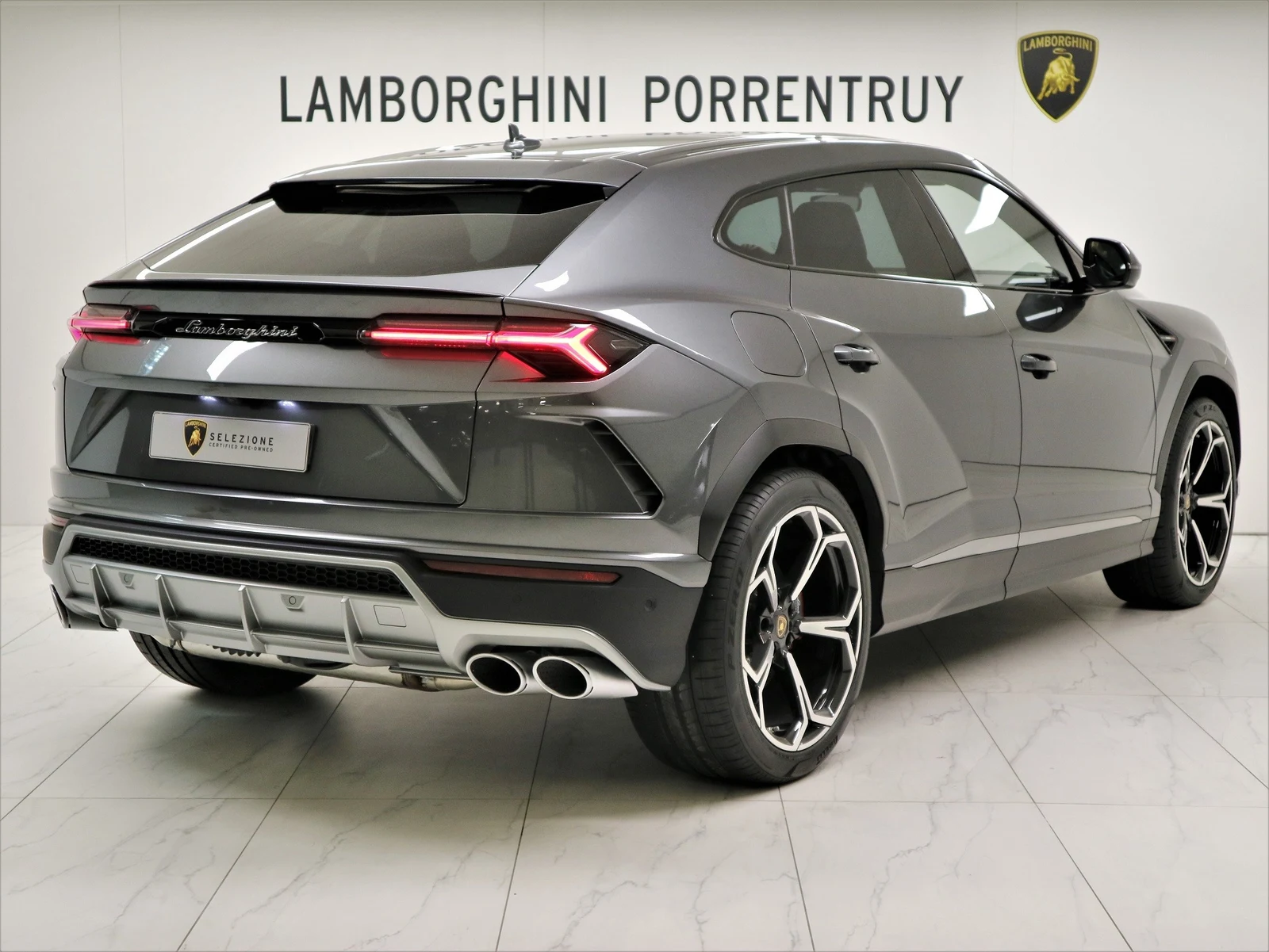 Lamborghini Urus, 3/10