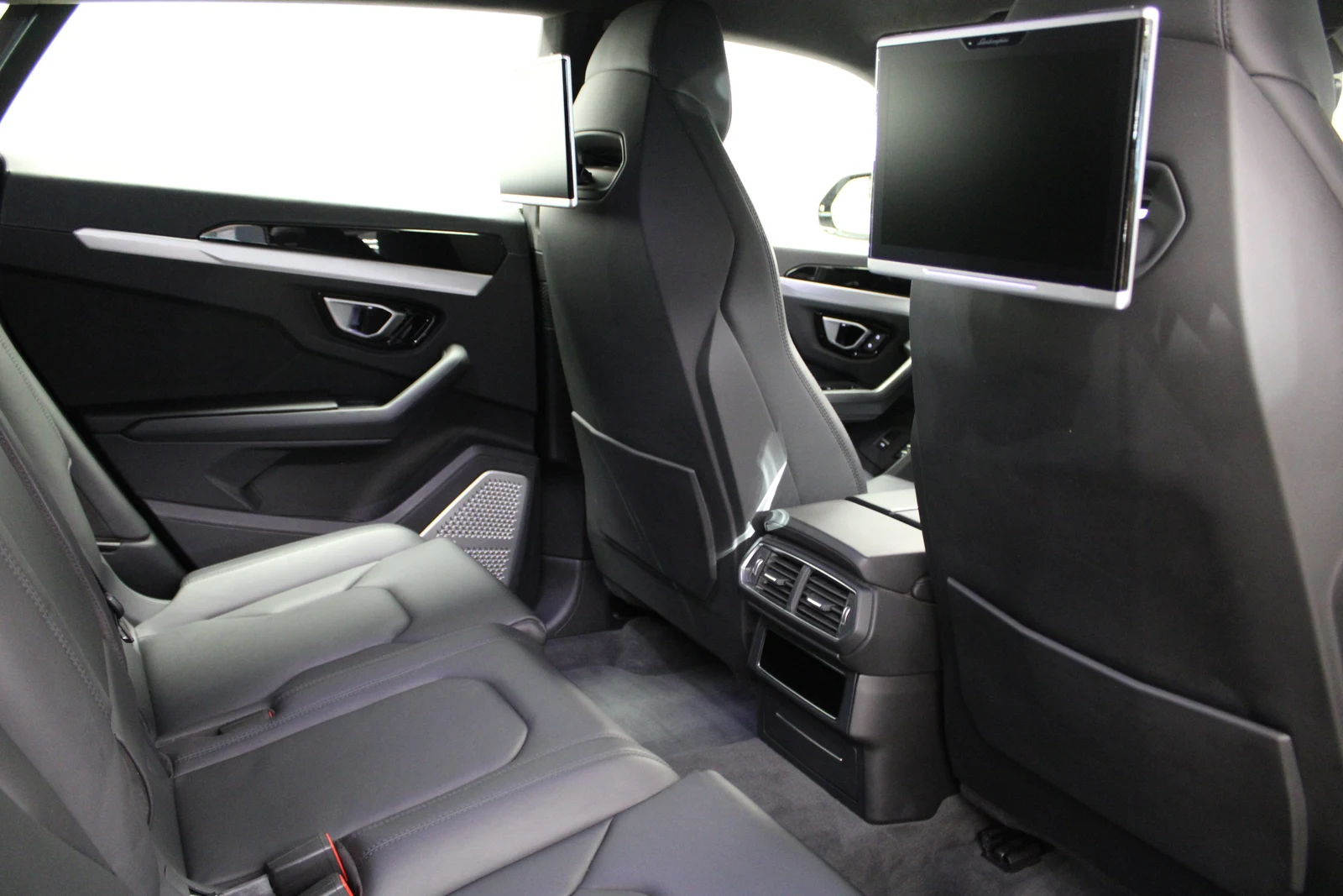 Lamborghini Urus, 10/10