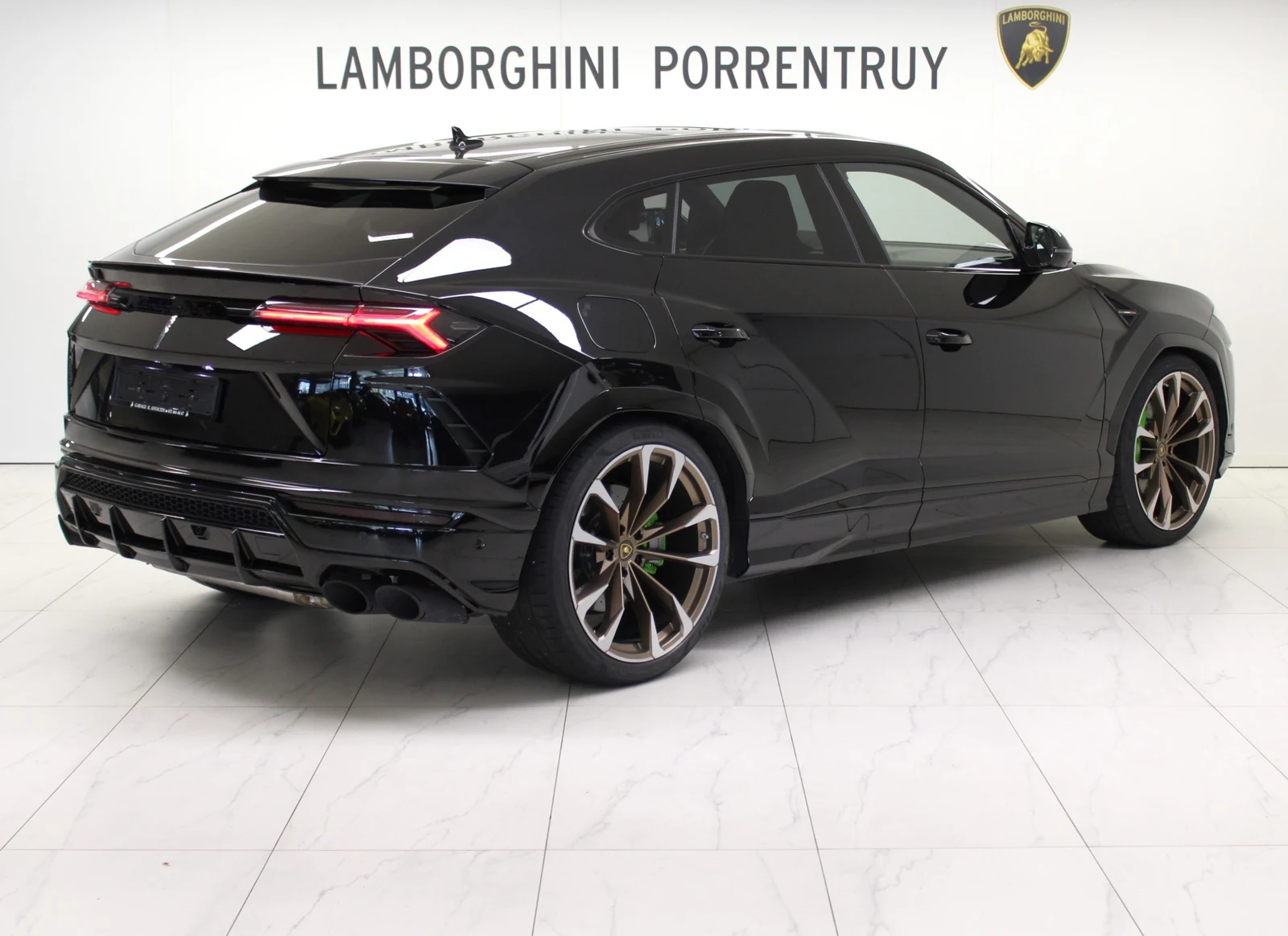 Lamborghini Urus, 3/10
