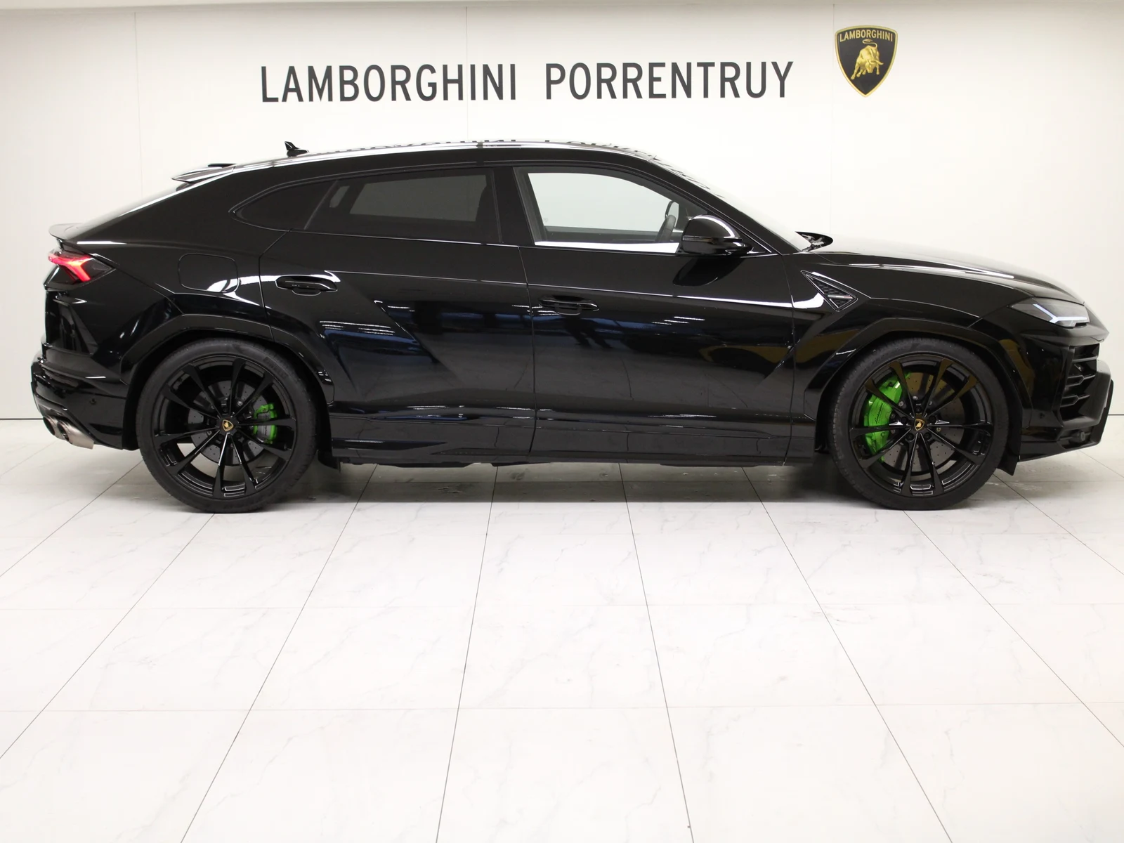 Lamborghini Urus, 5/10