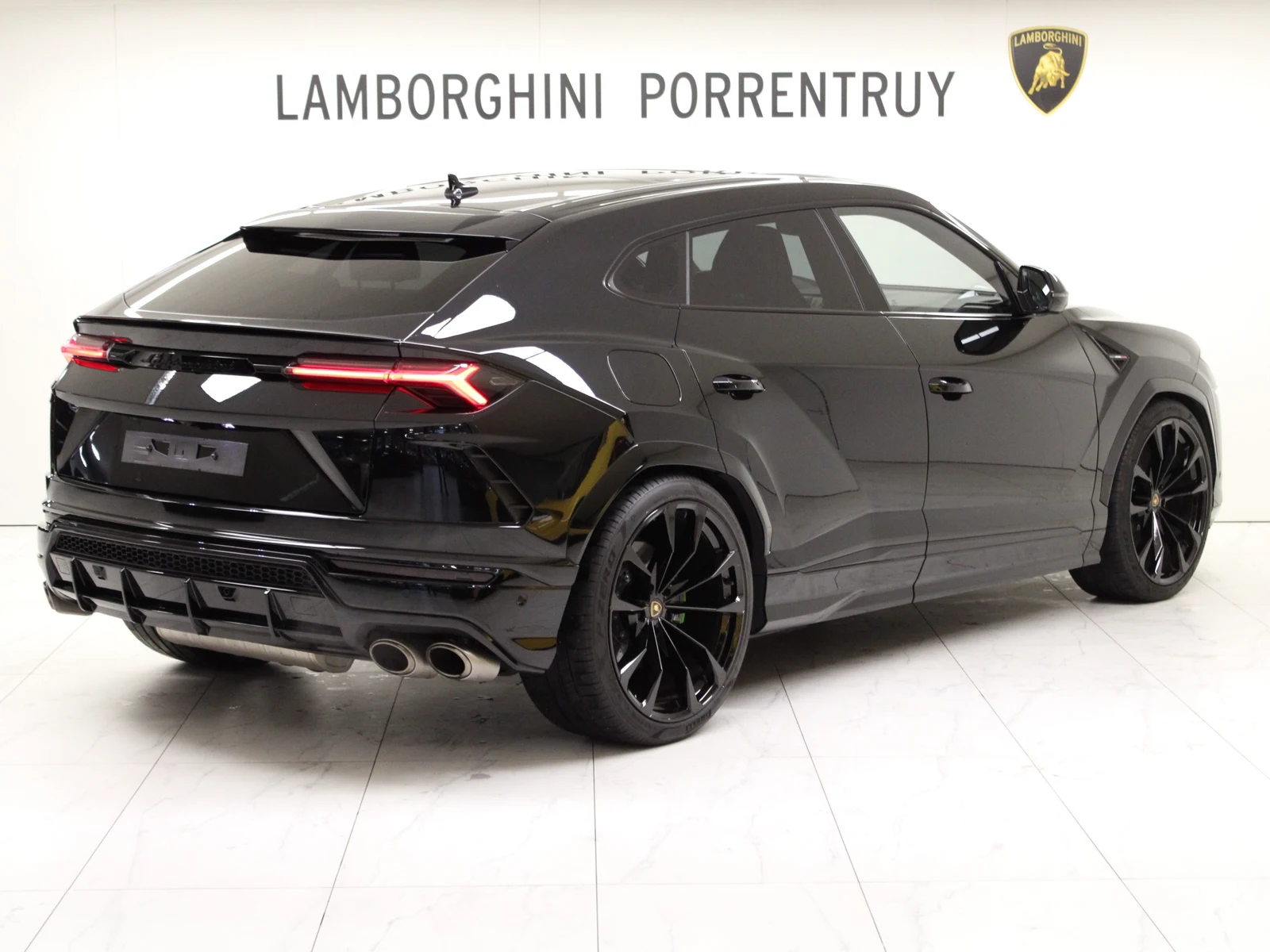 Lamborghini Urus, 6/10