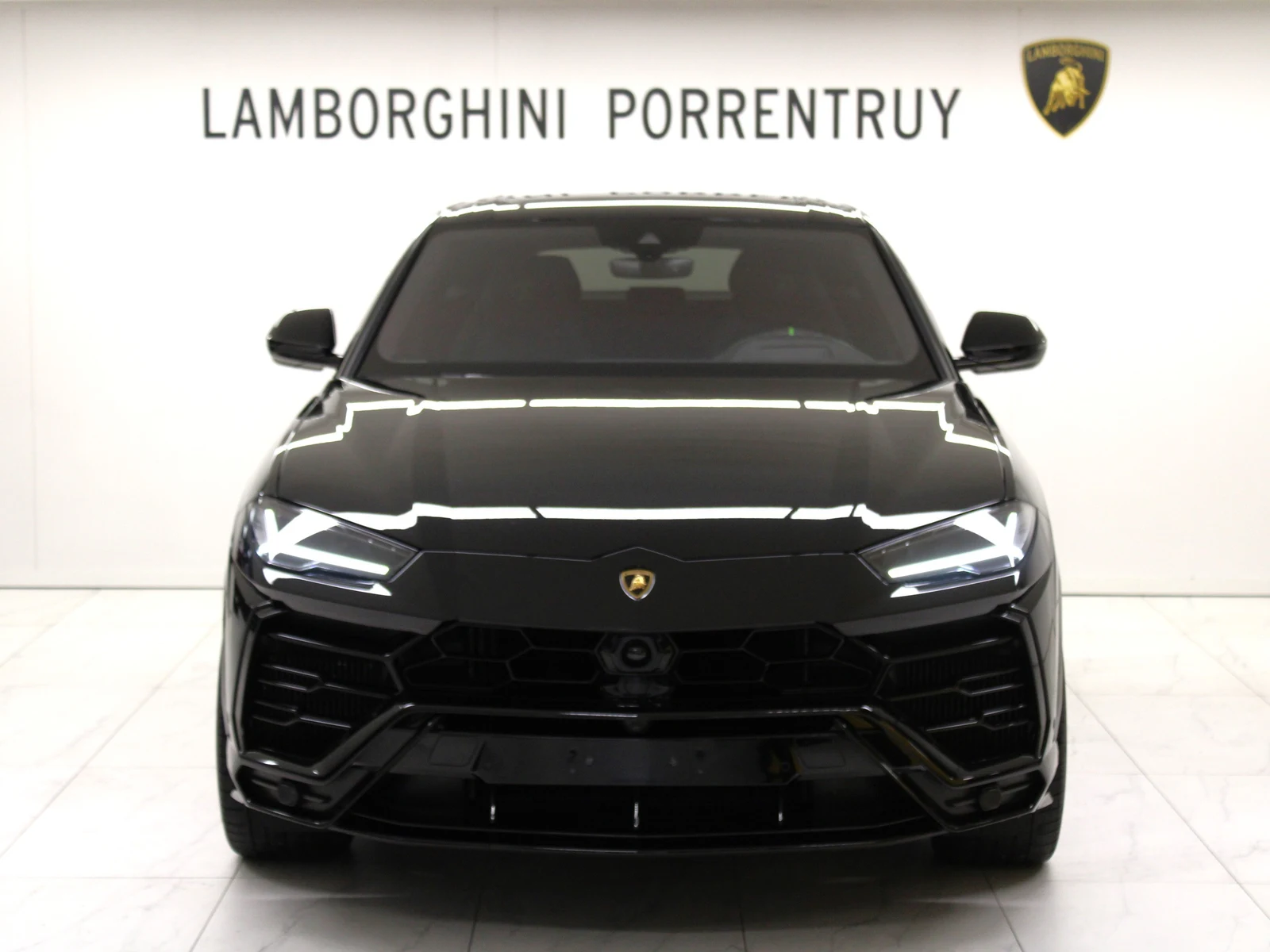 Lamborghini Urus, 8/10
