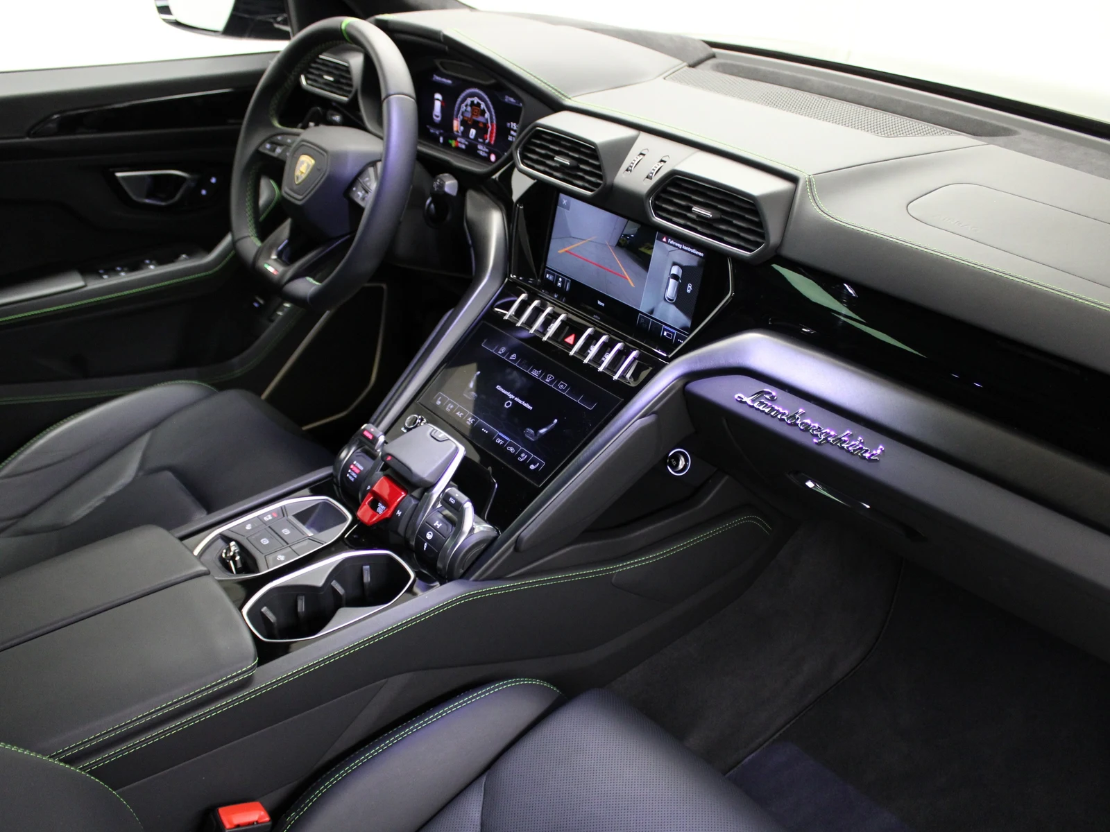 Lamborghini Urus, 9/10