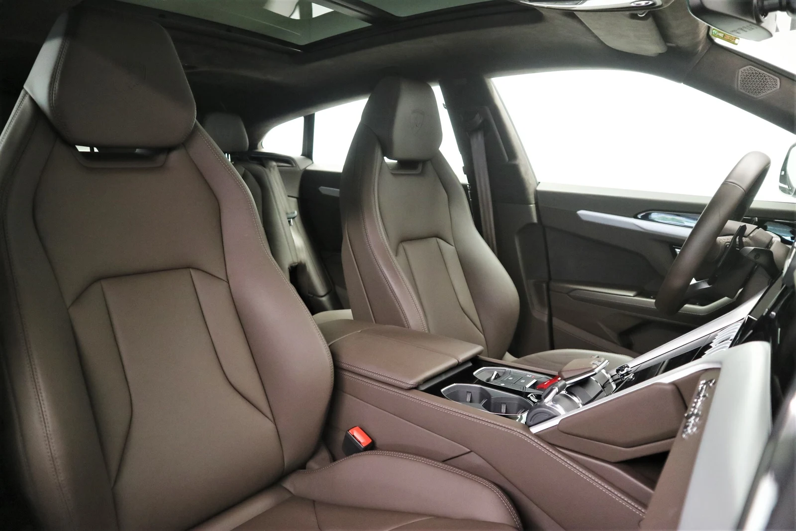 Lamborghini Urus, 8/10