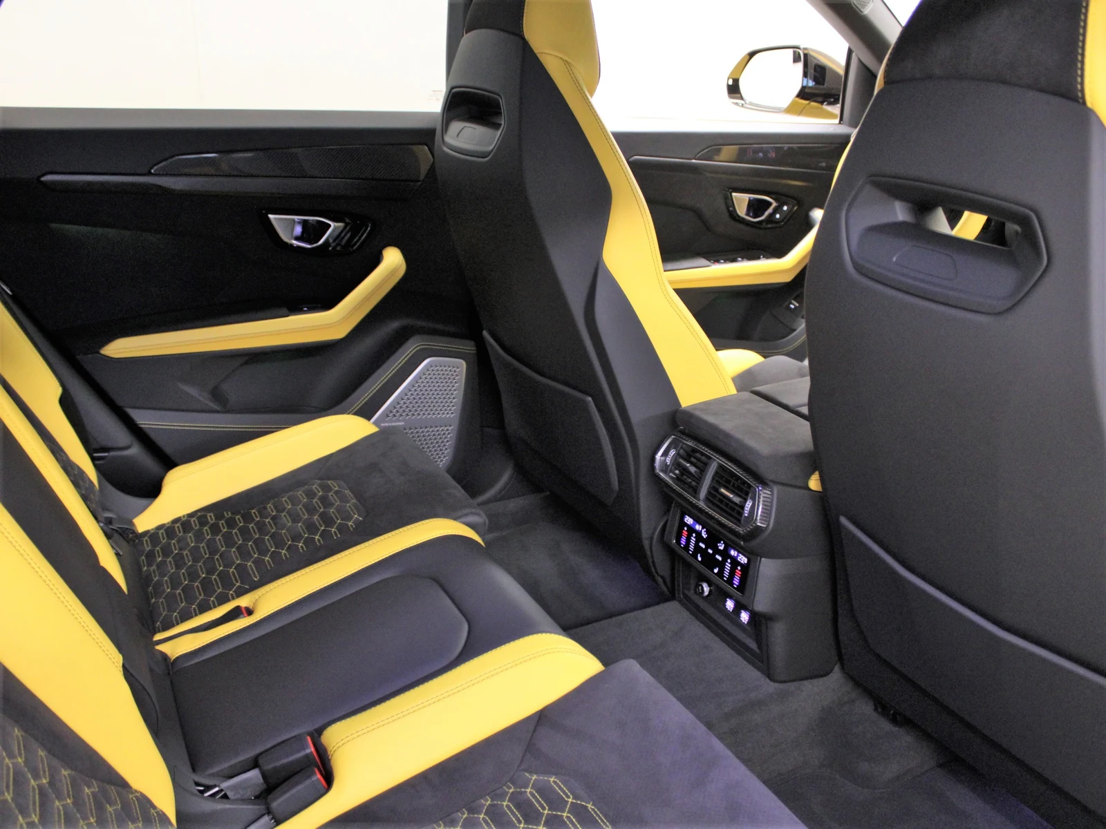 Lamborghini Urus Pearl Capsule, 4/6