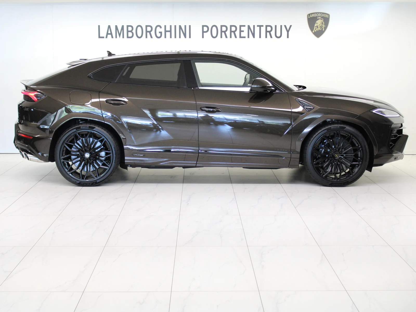Lamborghini Urus SE, 2/7