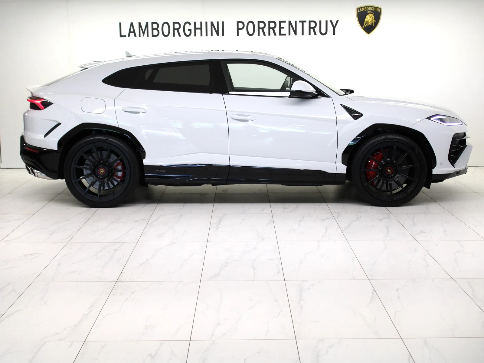 Lamborghini Urus SE, 2/8