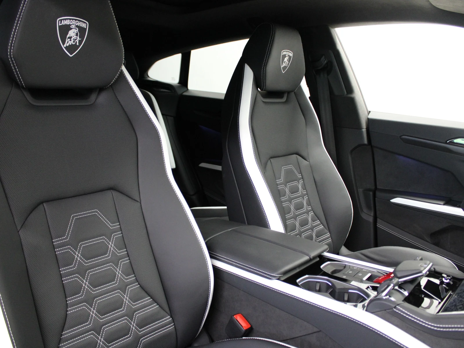 Lamborghini Urus SE, 7/8