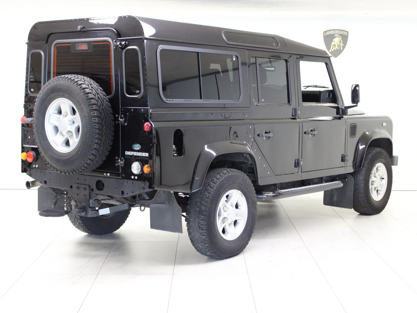 Land Rover Defender 110 Td4 Station Wagon, 3/8