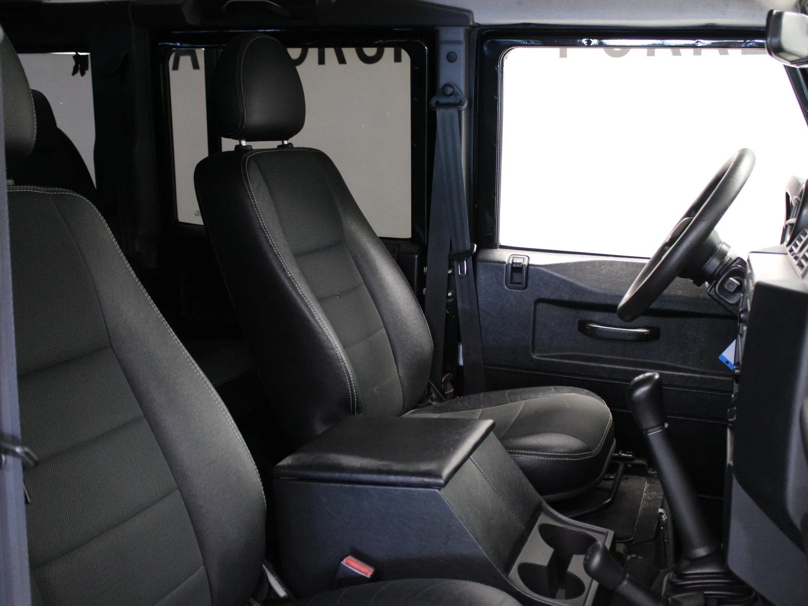 Land Rover Defender 110 Td4 Station Wagon, 6/8