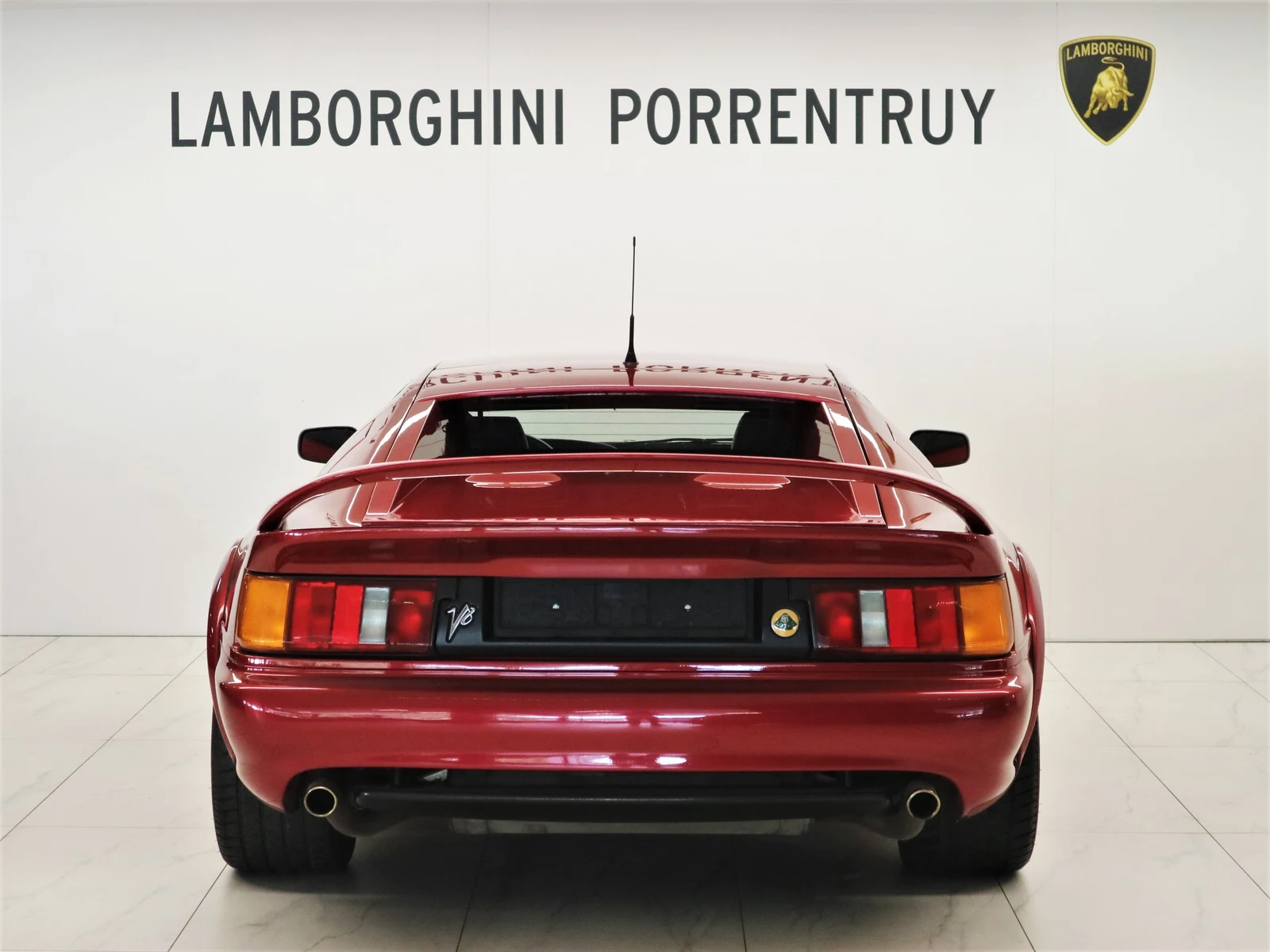Lotus Esprit V8 GT, 4/8