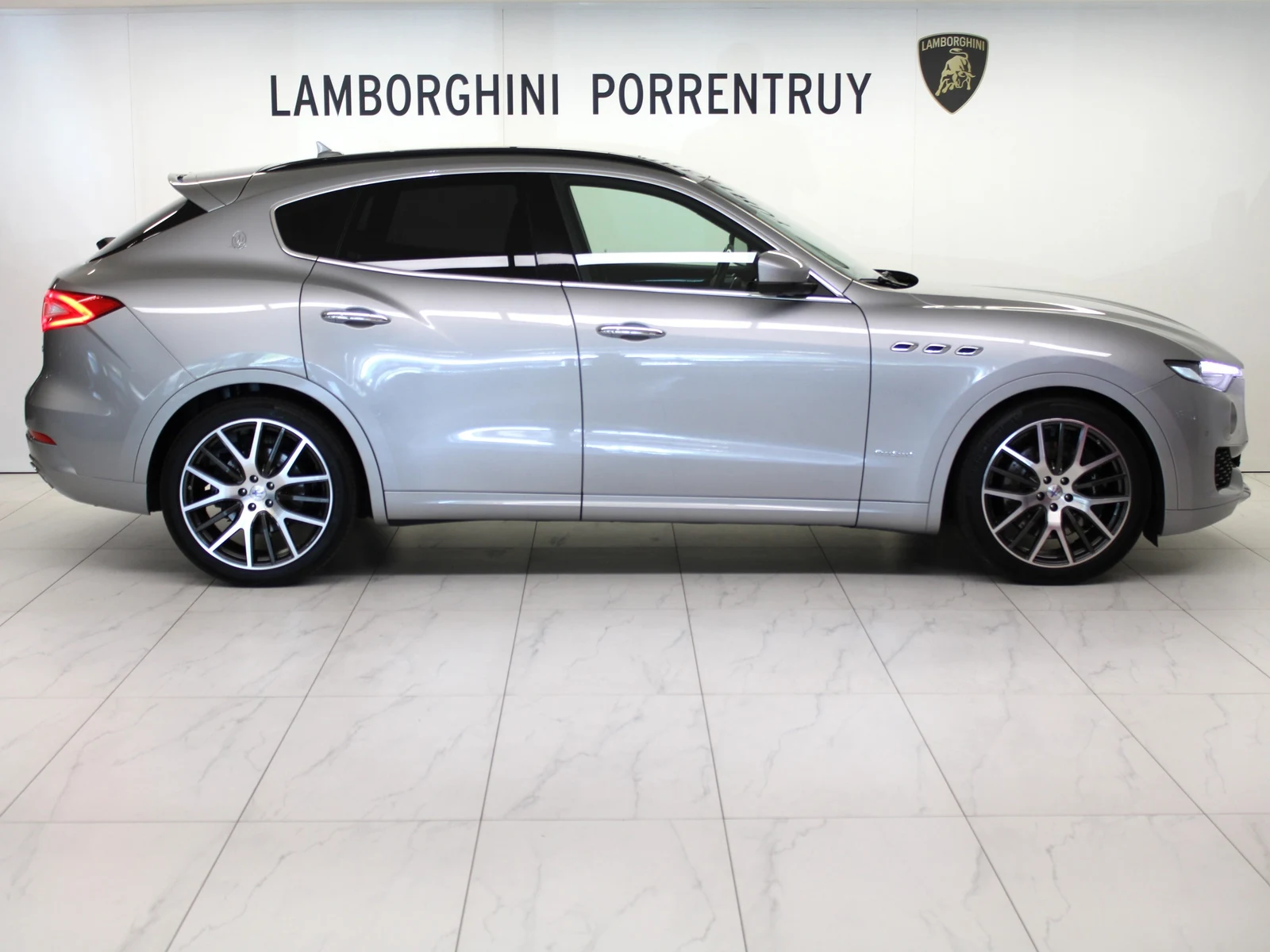 Maserati Levante S, 2/9