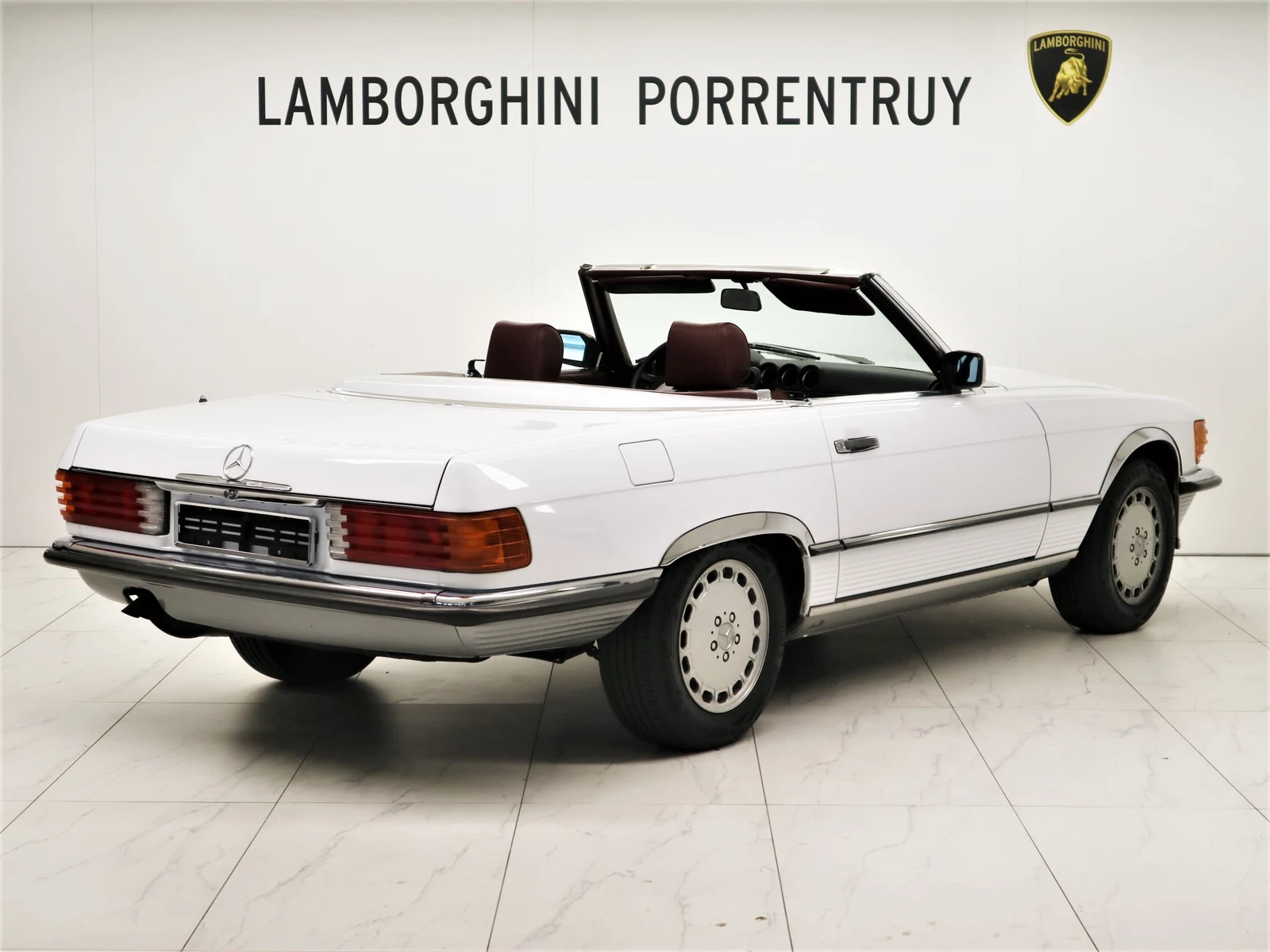Mercedes-Benz 300 SL (R107), 3/10