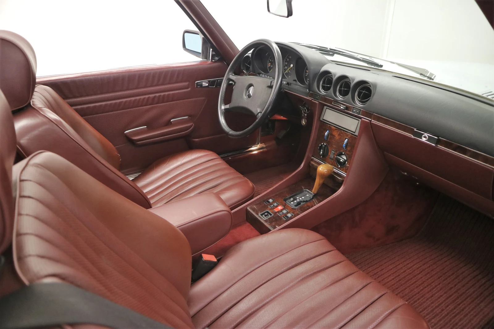 Mercedes-Benz 300 SL (R107), 7/10