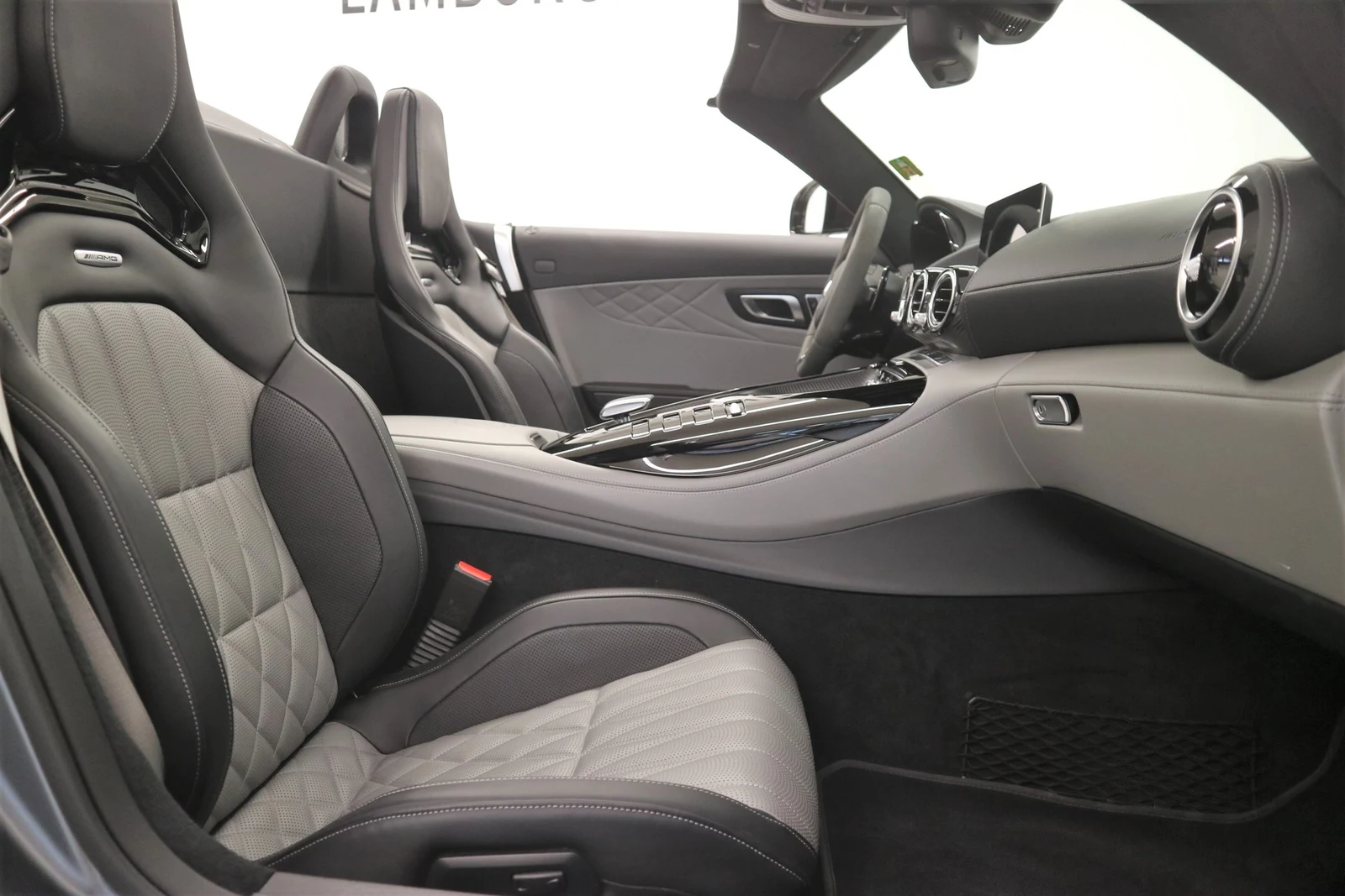 Mercedes-AMG GT R Roadster, 6/8
