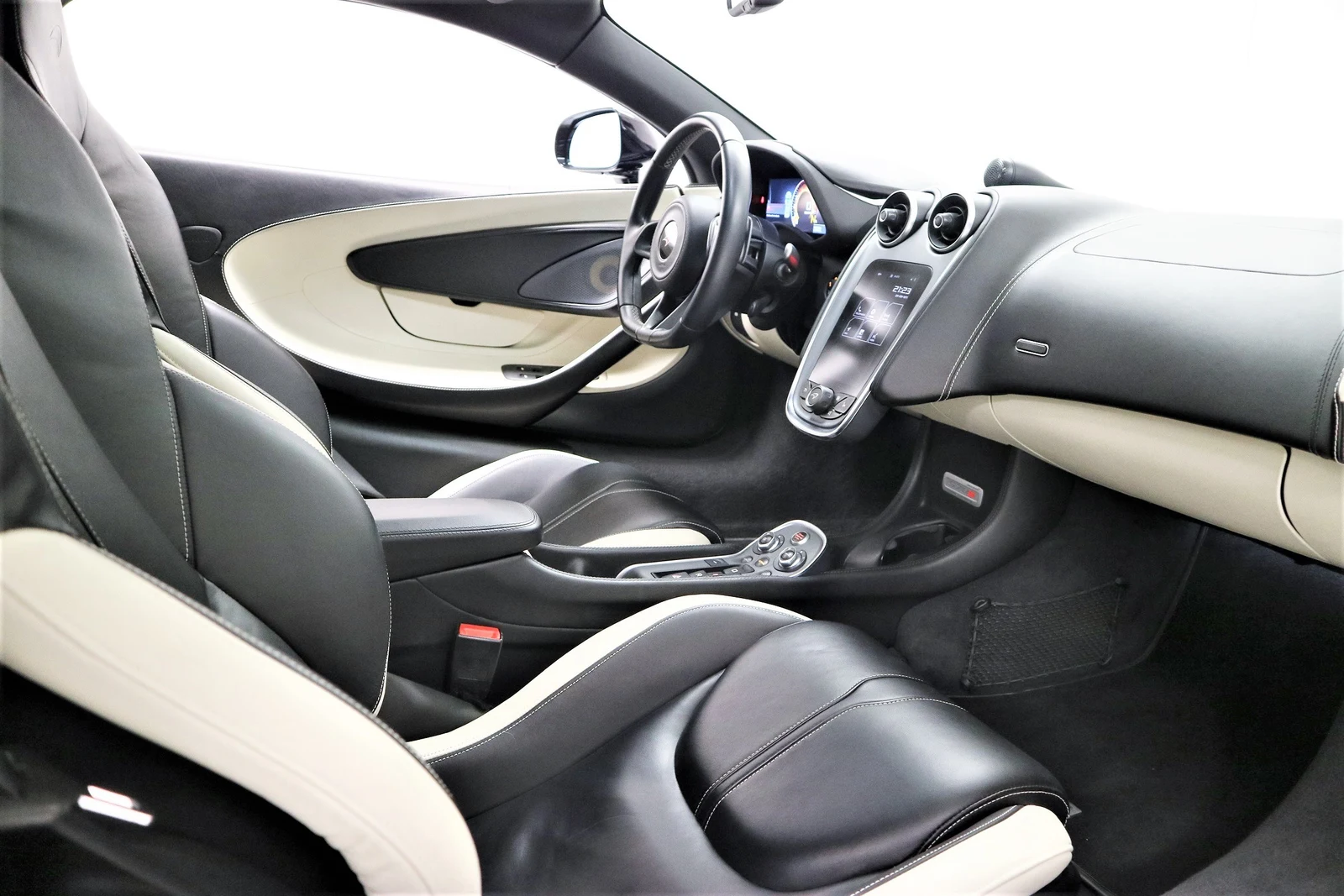 McLaren 570S, 5/6