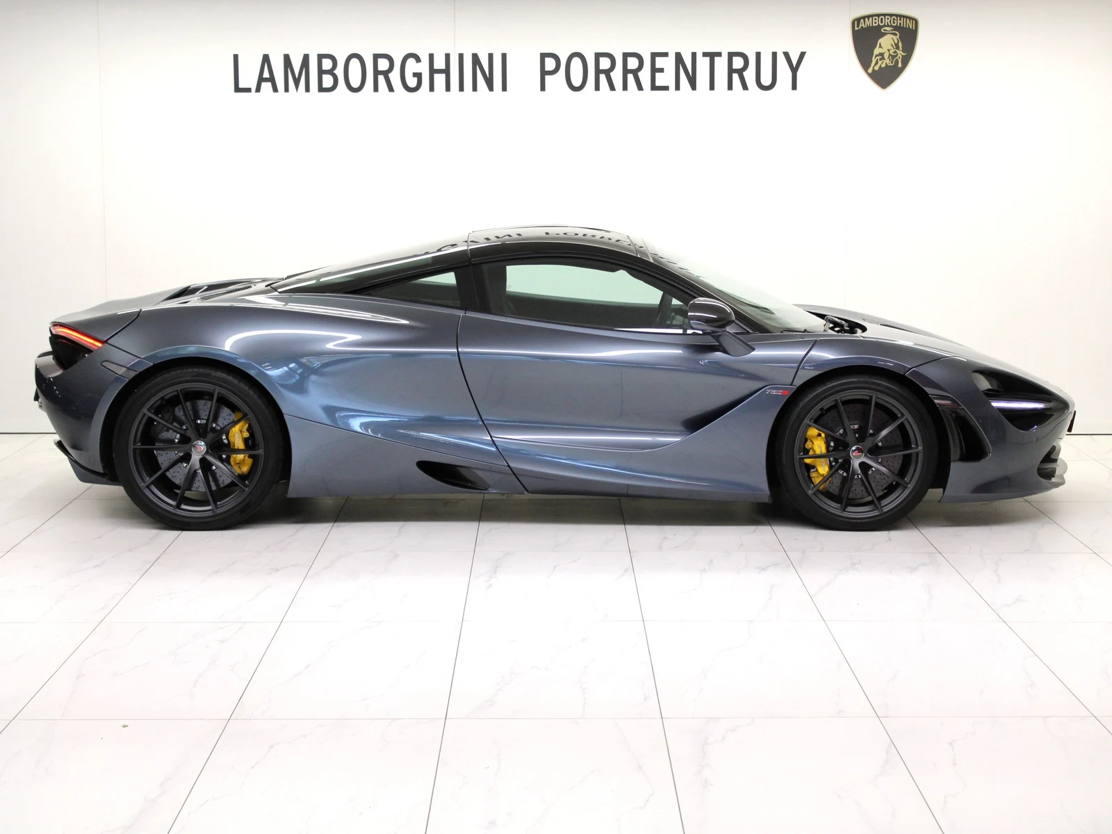 McLaren 720S, 2/8