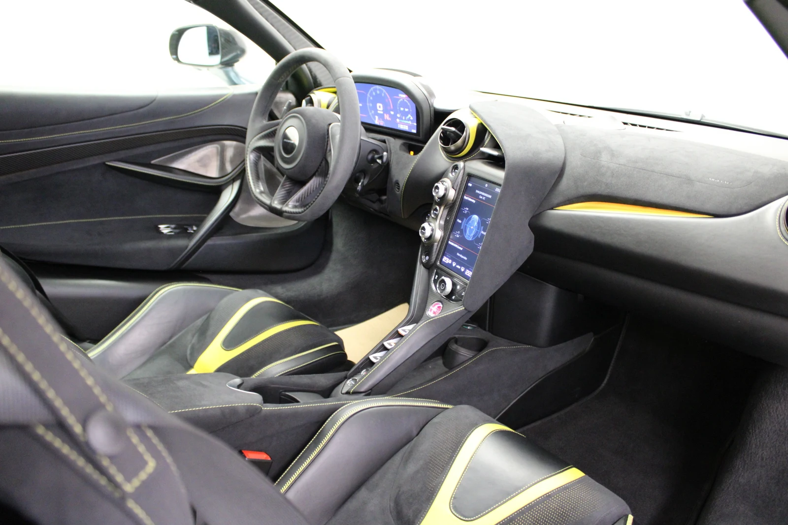 McLaren 720S, 7/8