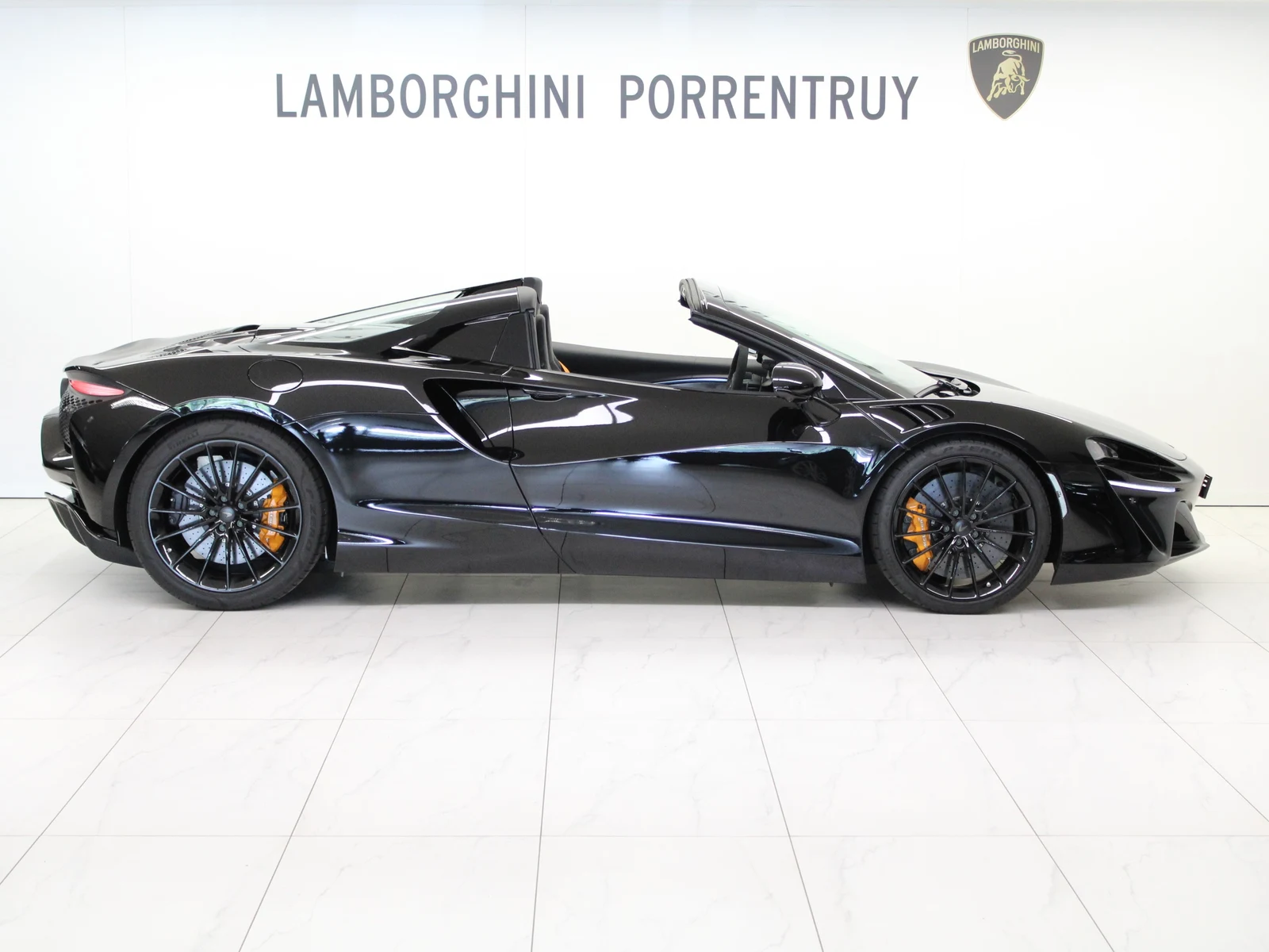 McLaren Artura Spider, 2/8