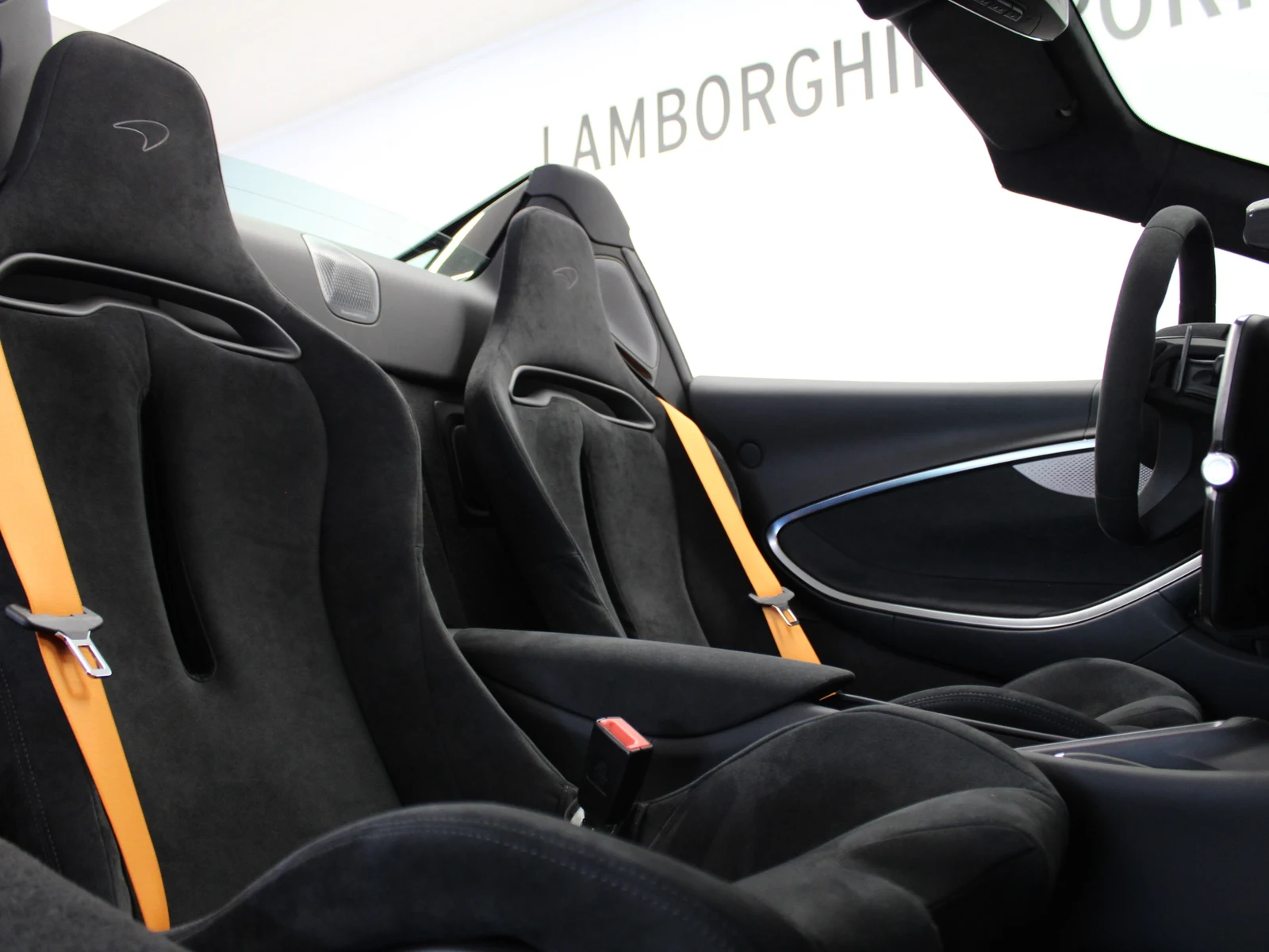 McLaren Artura Spider, 6/8