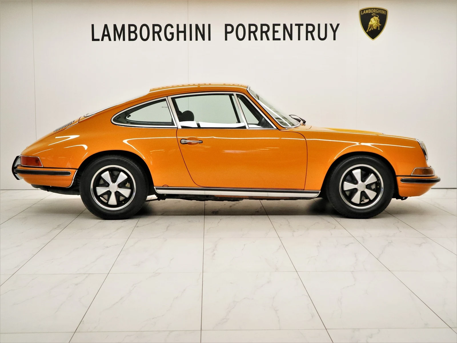 Porsche 911 S 2.2, 2/8