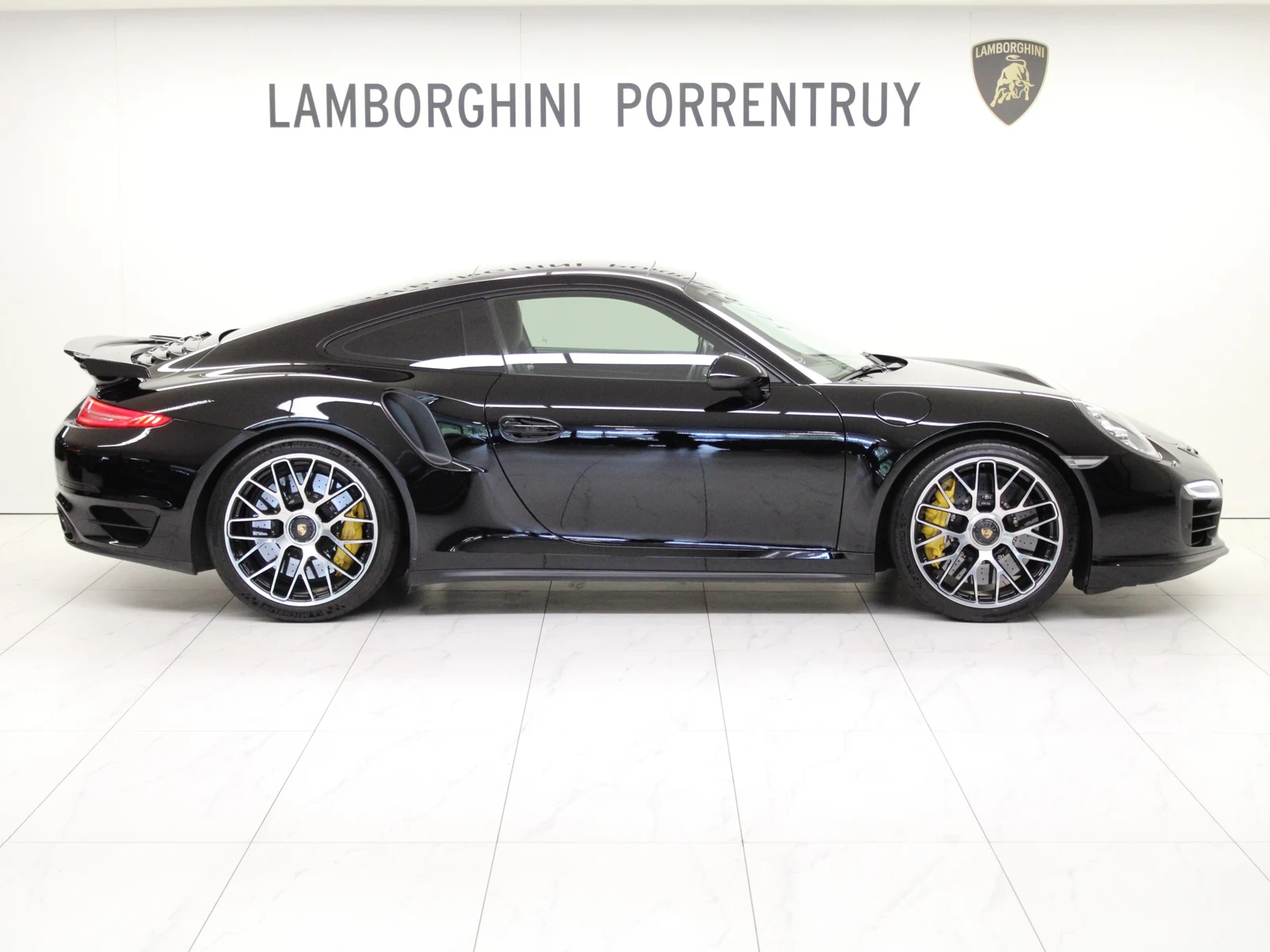 Porsche 911 Turbo S (991), 2/8