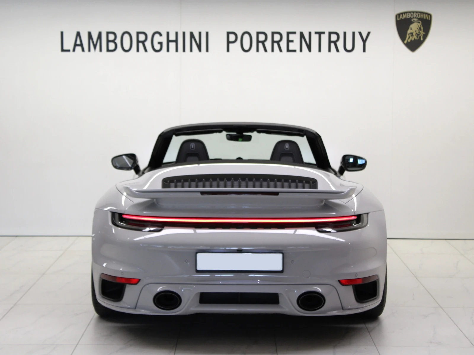 Porsche 911 Turbo S Cabriolet (992), 4/8
