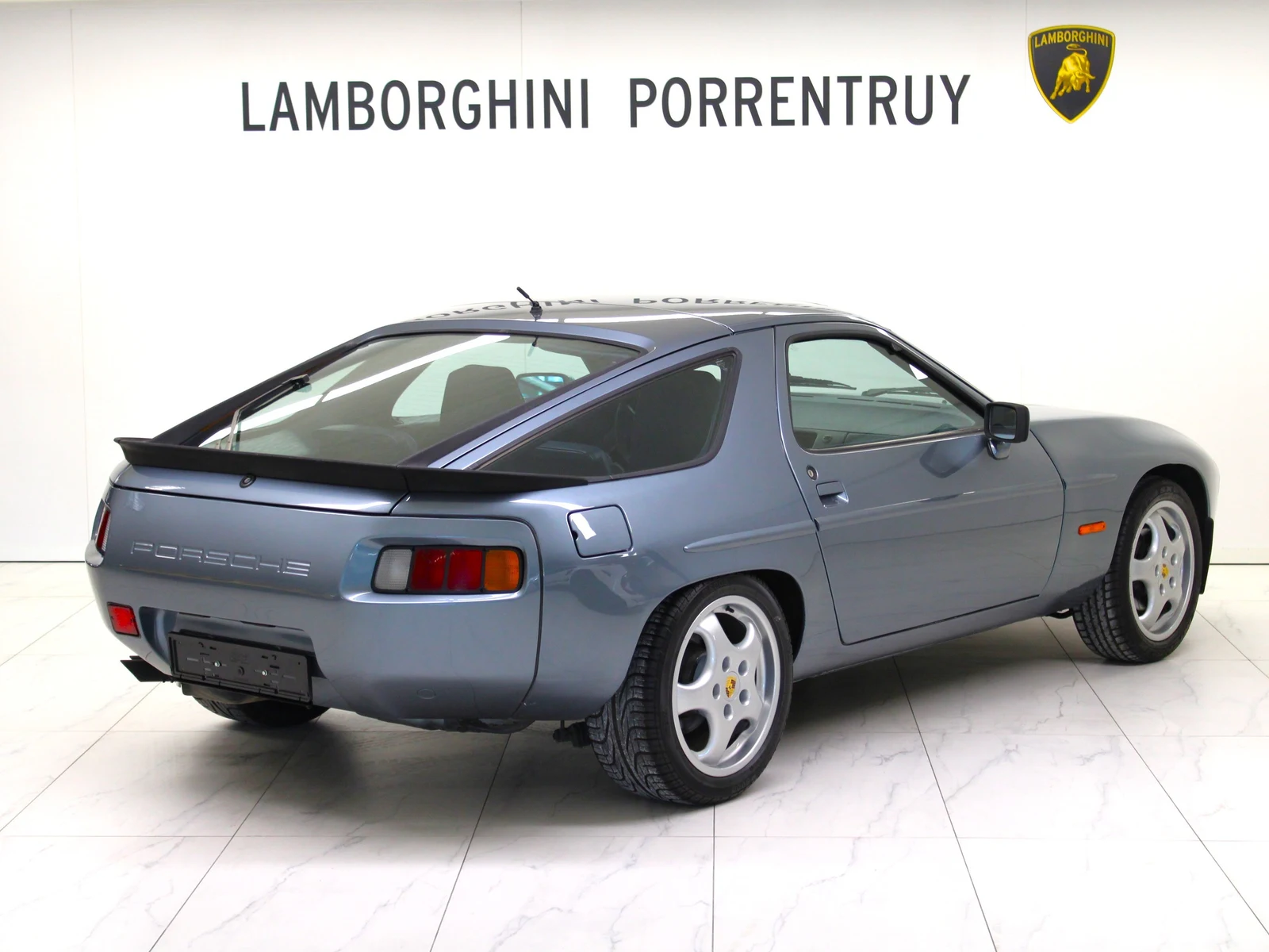 Porsche 928 S, 3/7