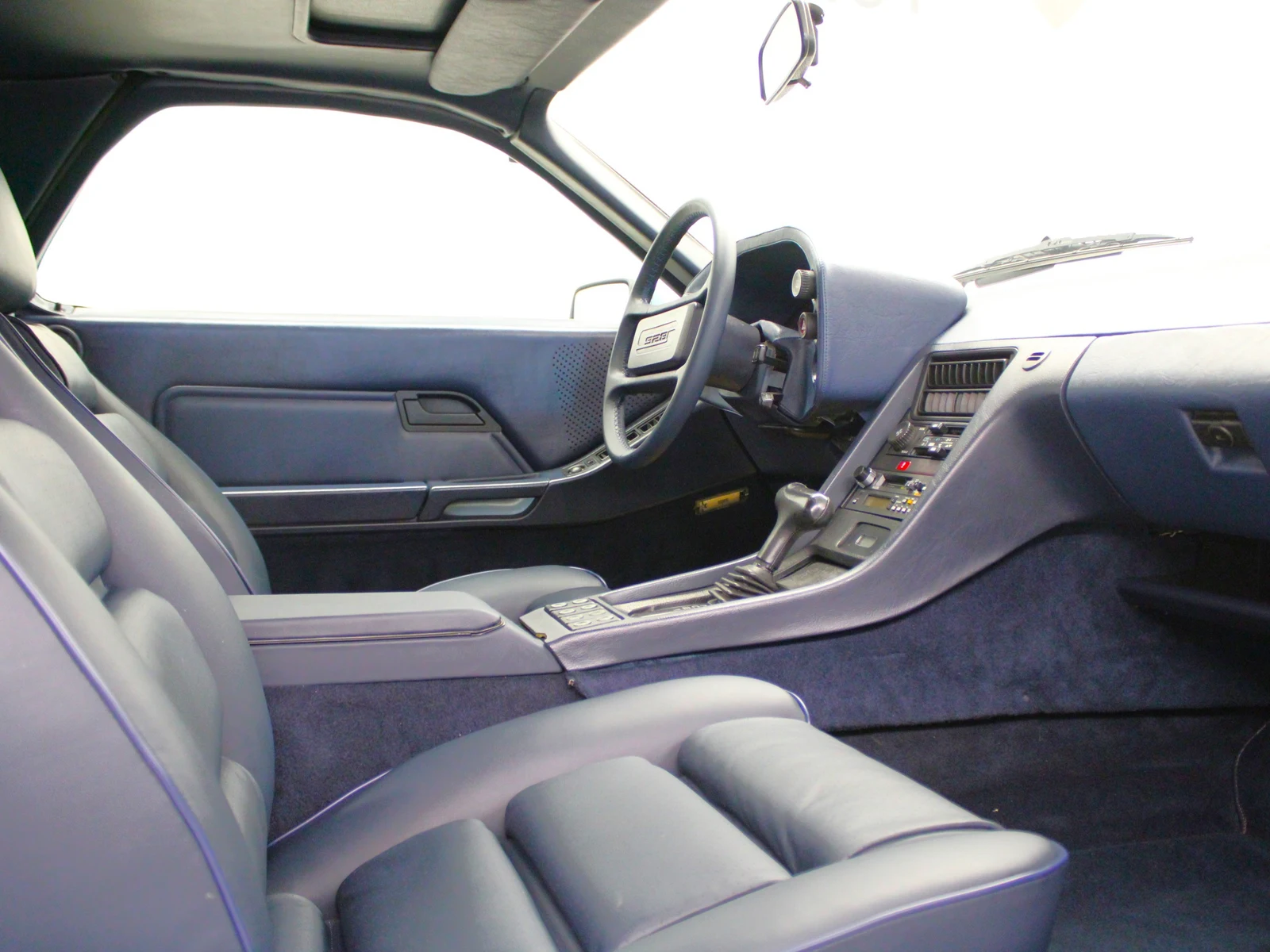Porsche 928 S, 7/7