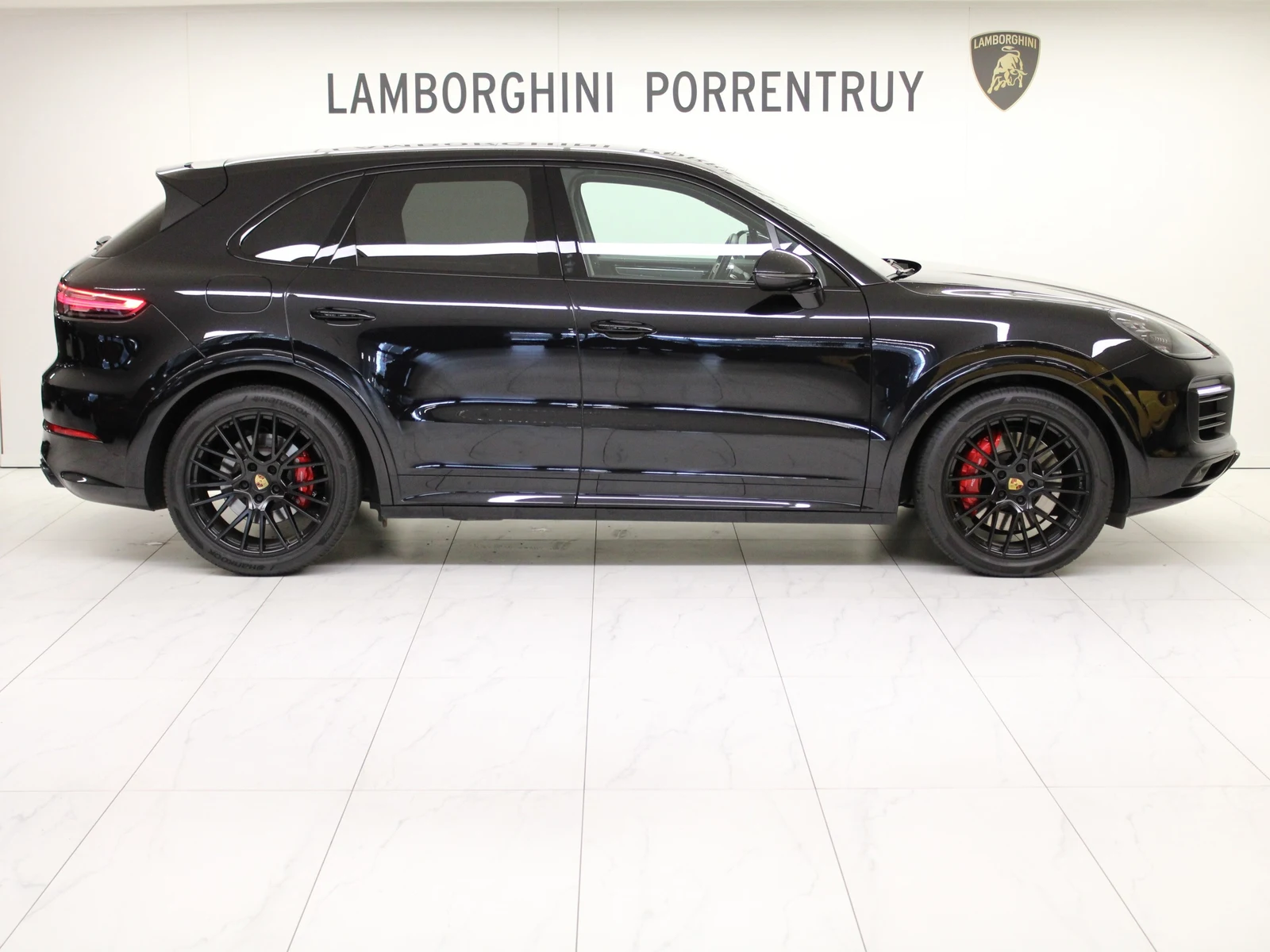 Porsche Cayenne GTS (E3), 2/8