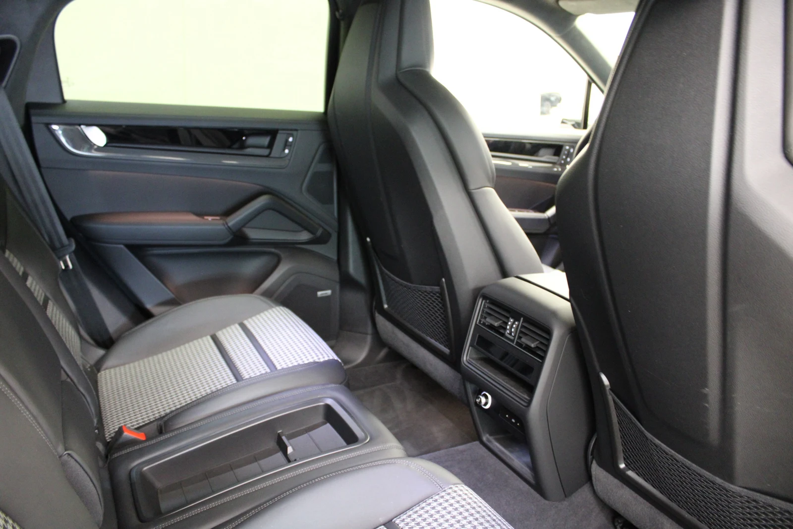 Porsche Cayenne GTS Coupé, 8/8