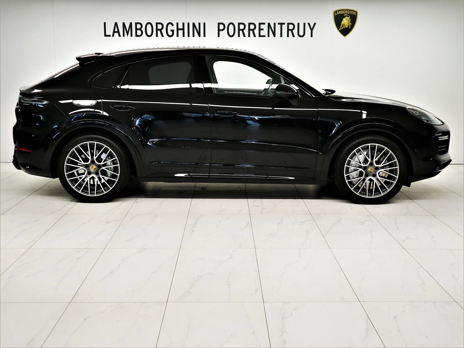 Porsche Cayenne Turbo Coupé, 2/9
