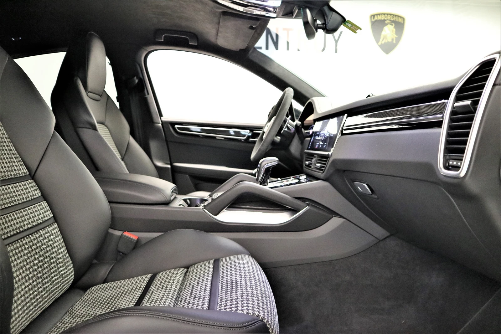 Porsche Cayenne Turbo Coupé, 6/9