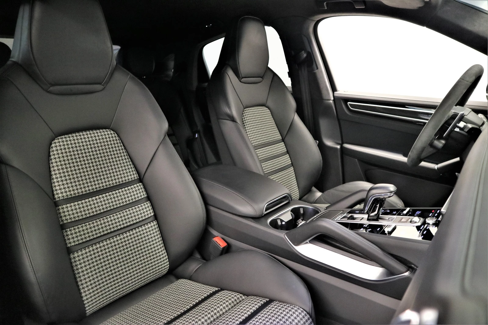 Porsche Cayenne Turbo Coupé, 8/9