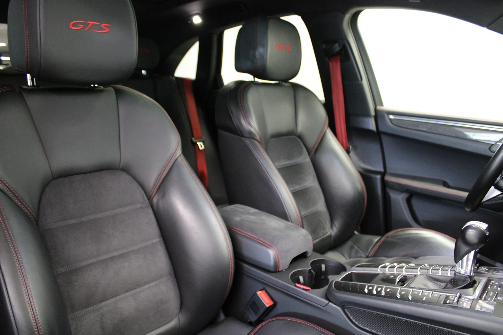 Porsche Macan GTS, 7/8