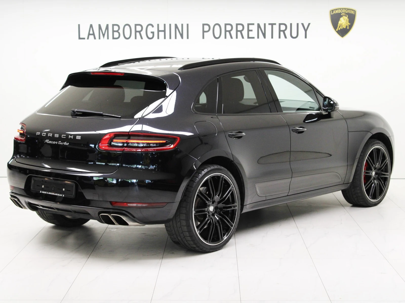 Porsche Macan Turbo, 3/7