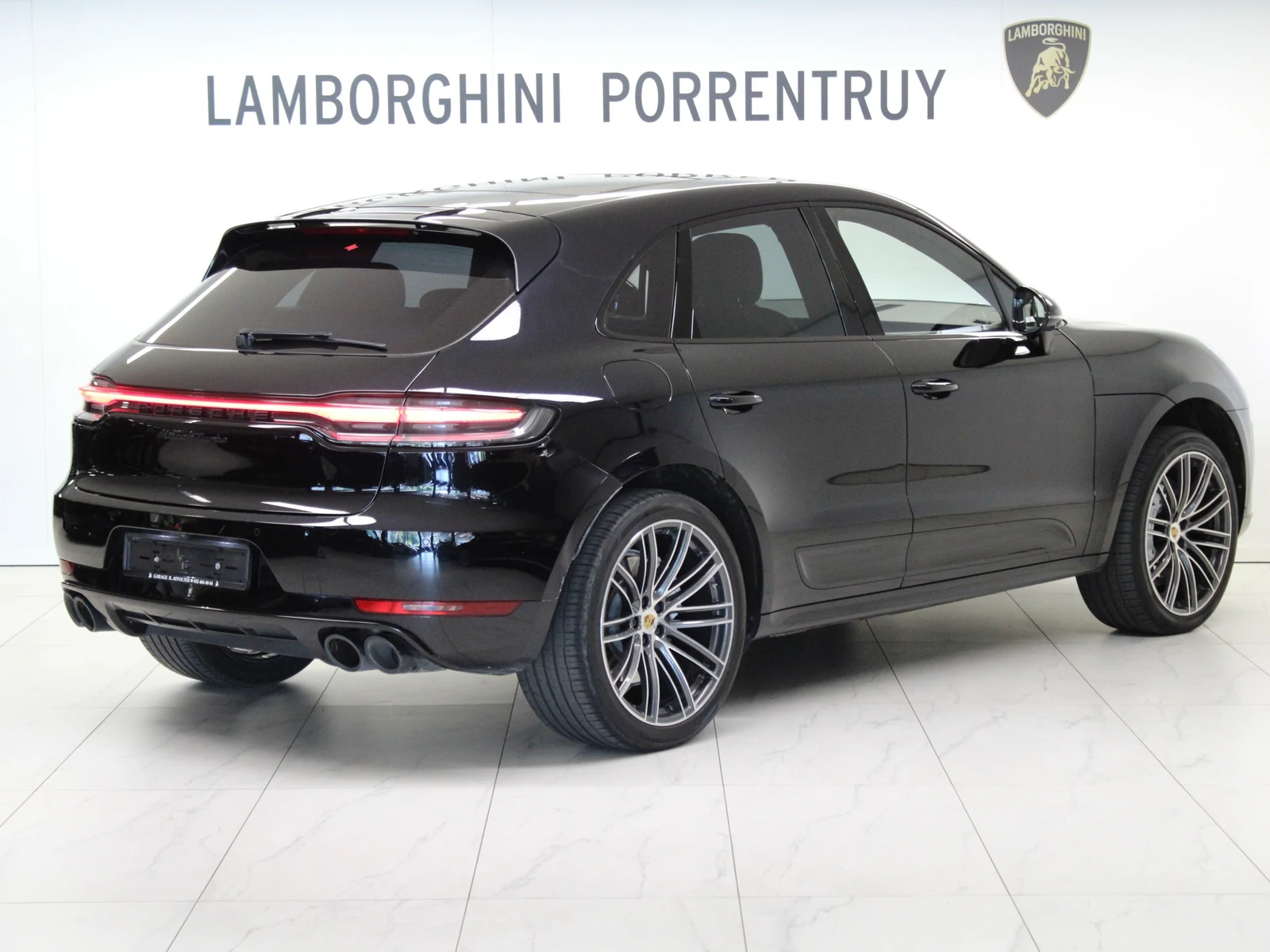 Porsche Macan Turbo, 3/7