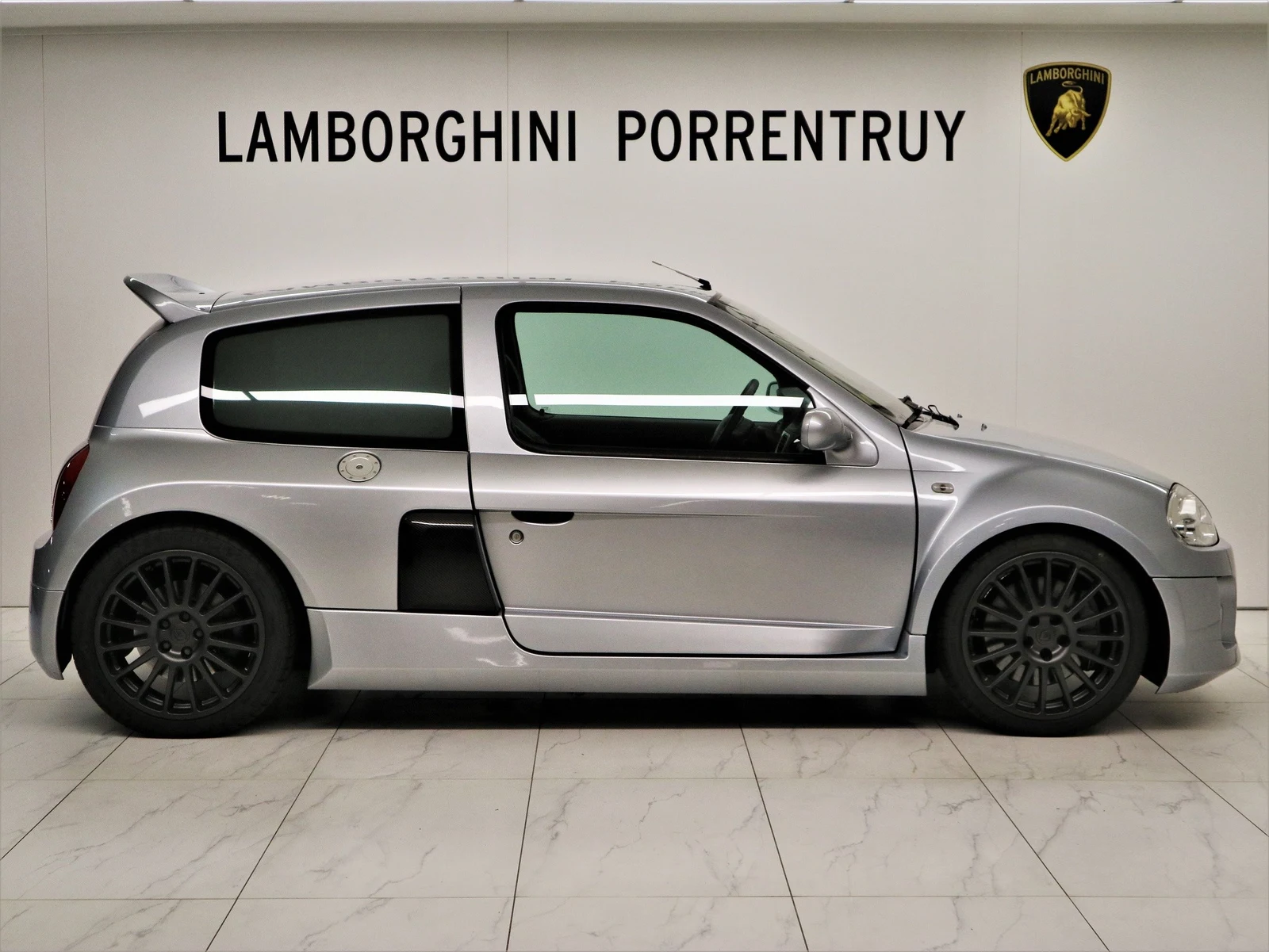 Renault Clio V6, 2/7