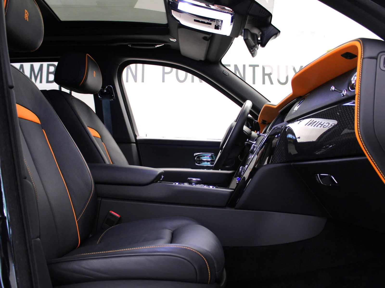 Rolls-Royce Cullinan Black Badge, 7/10