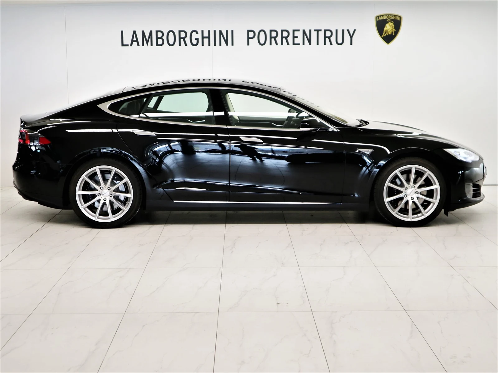 Tesla Model S 70D, 2/8